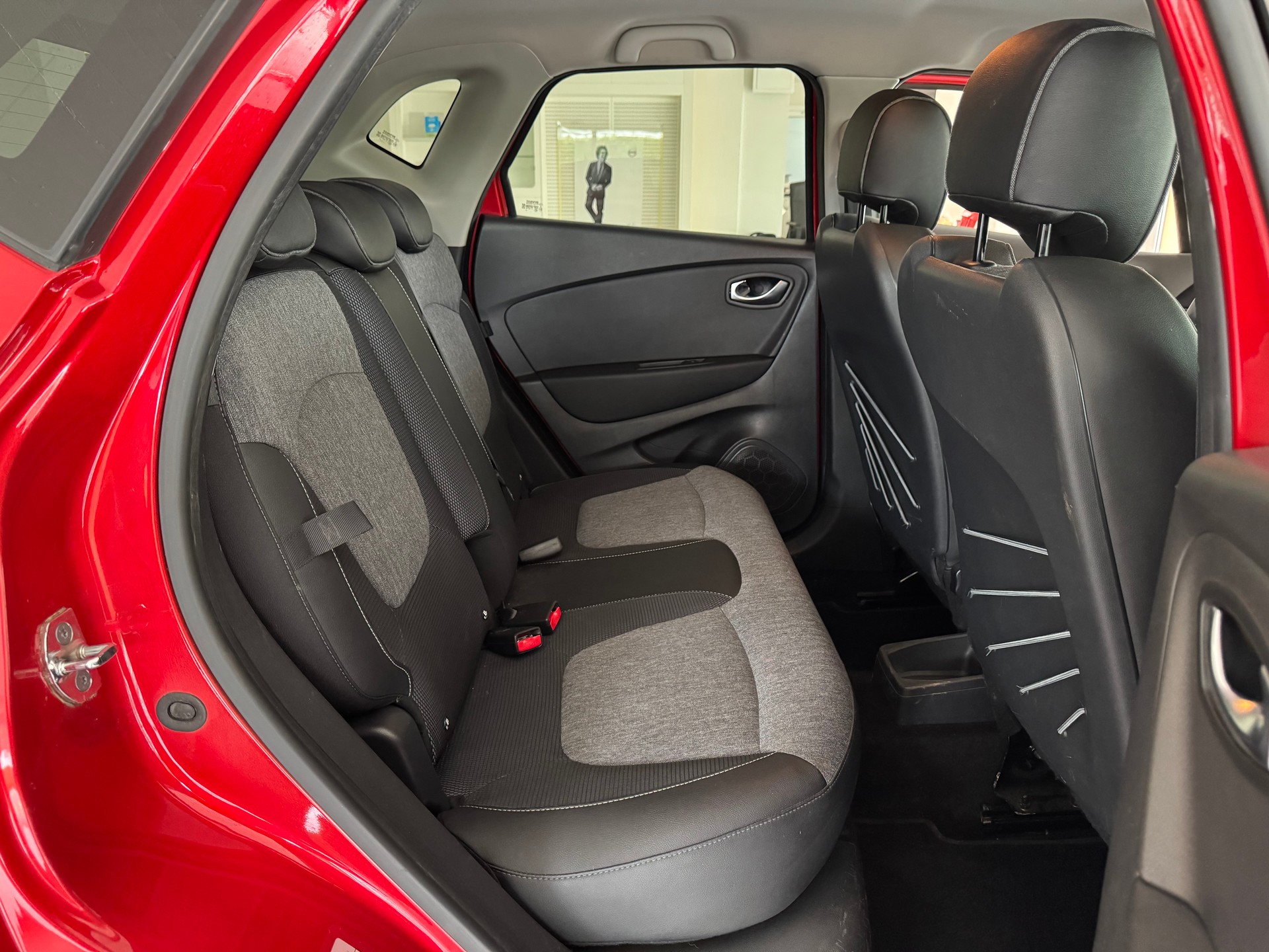 RENAULT Captur 0.9 12V Intens-image-13