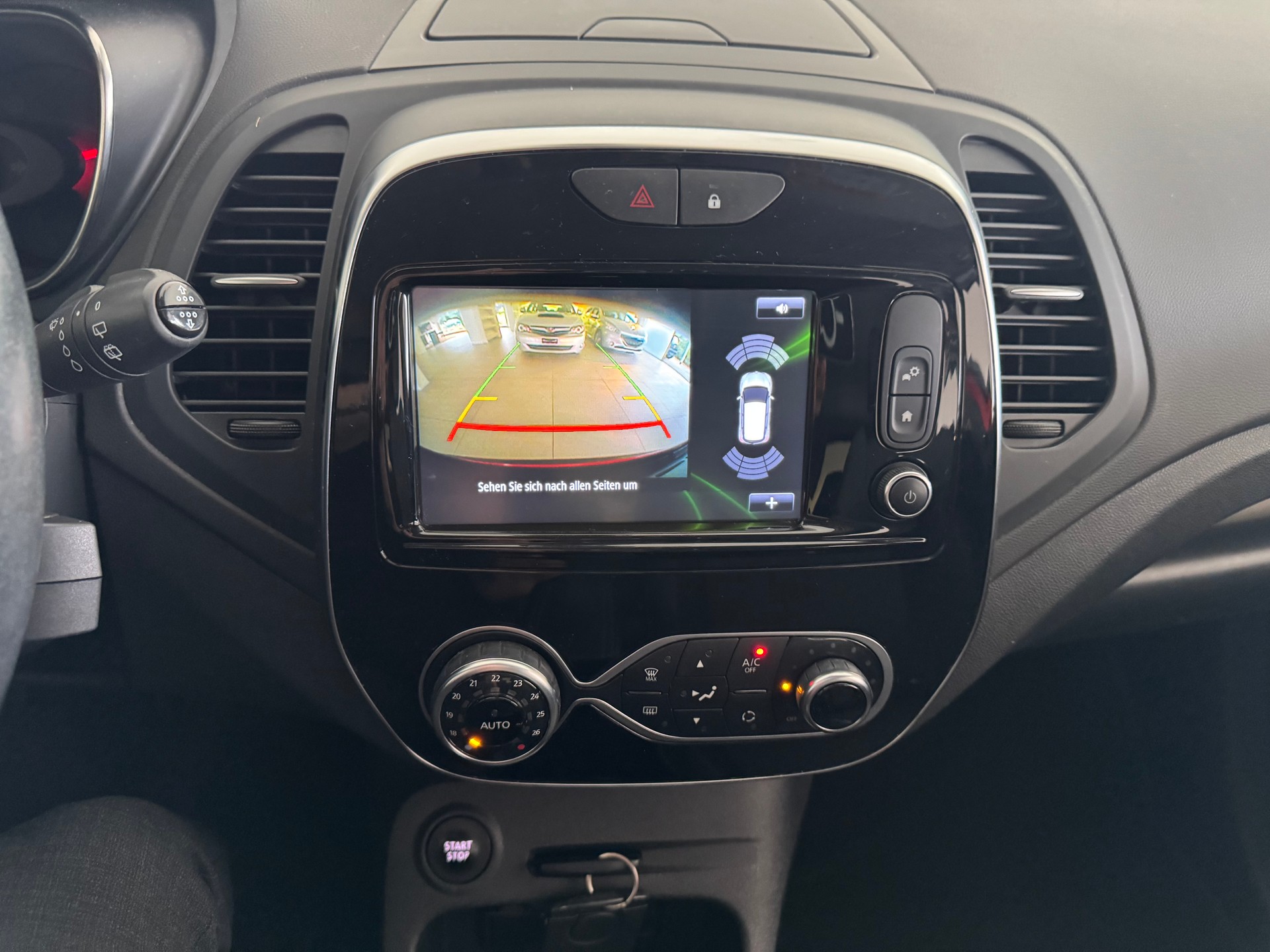 RENAULT Captur 0.9 12V Intens-image-16