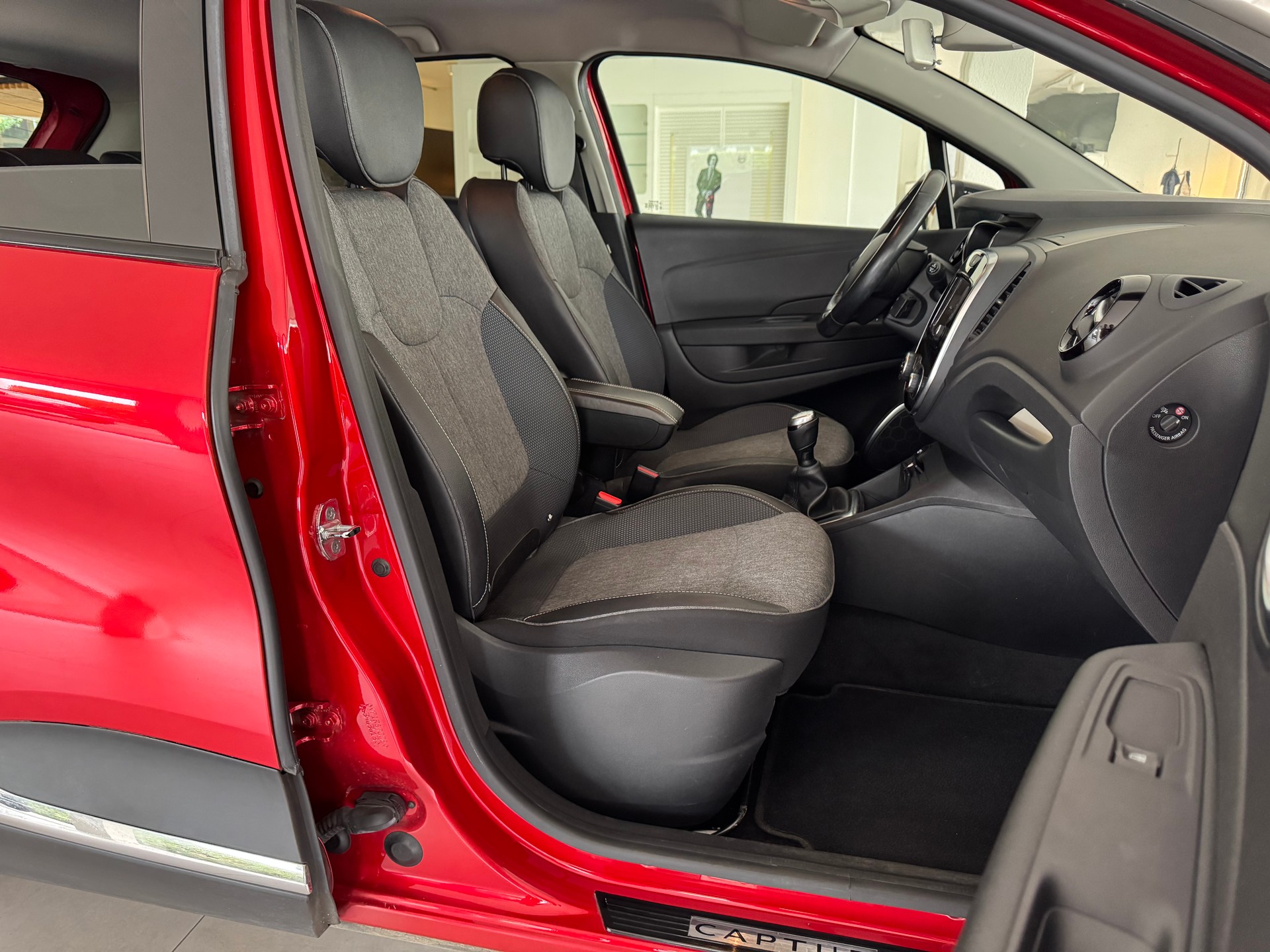 RENAULT Captur 0.9 12V Intens-image-11