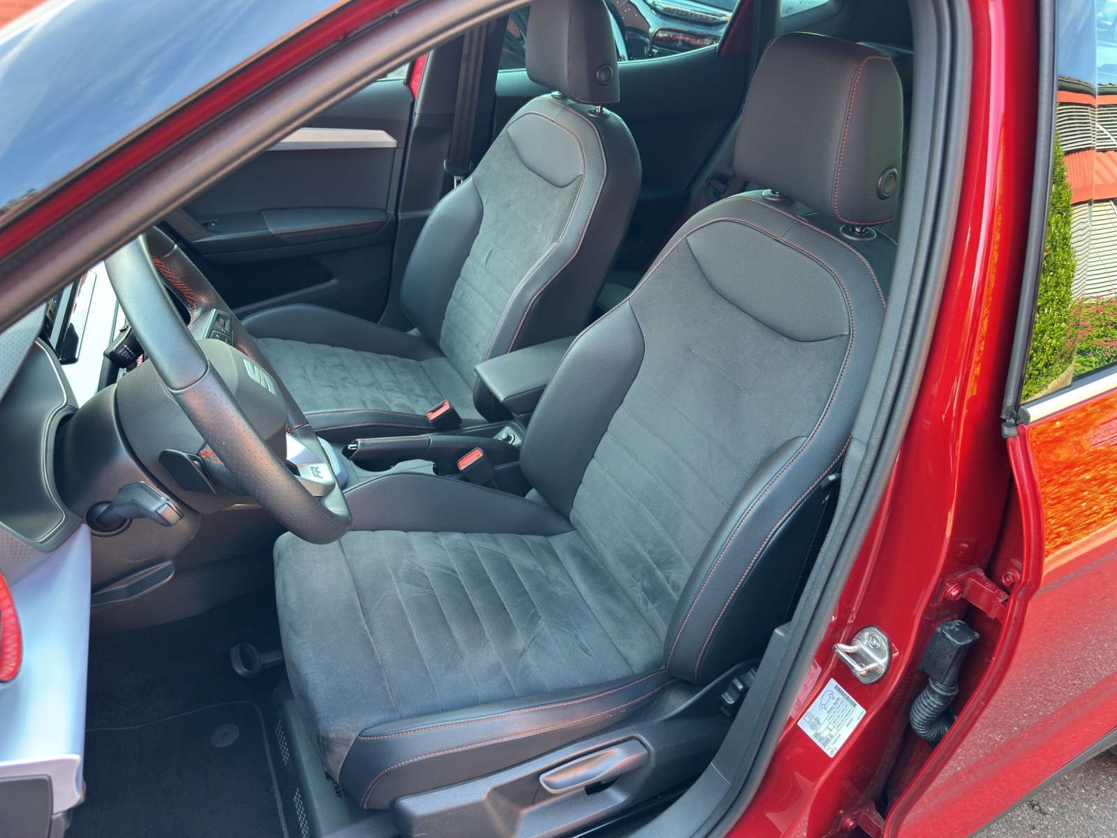 SEAT Arona 1.5 Eco TSI Hola FR DSG-image-11