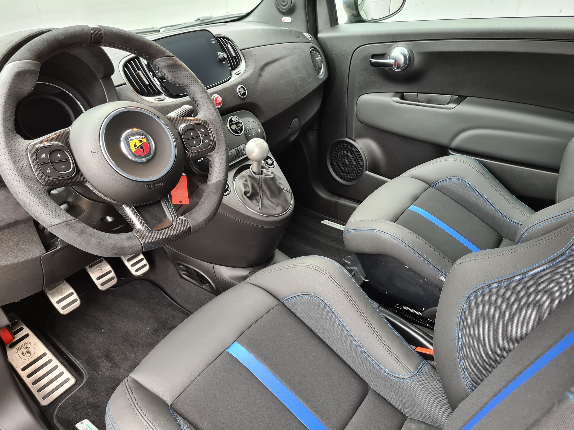 FIAT 695 1.4 16V Turbo Abarth 131 Rally Tributo-image-10