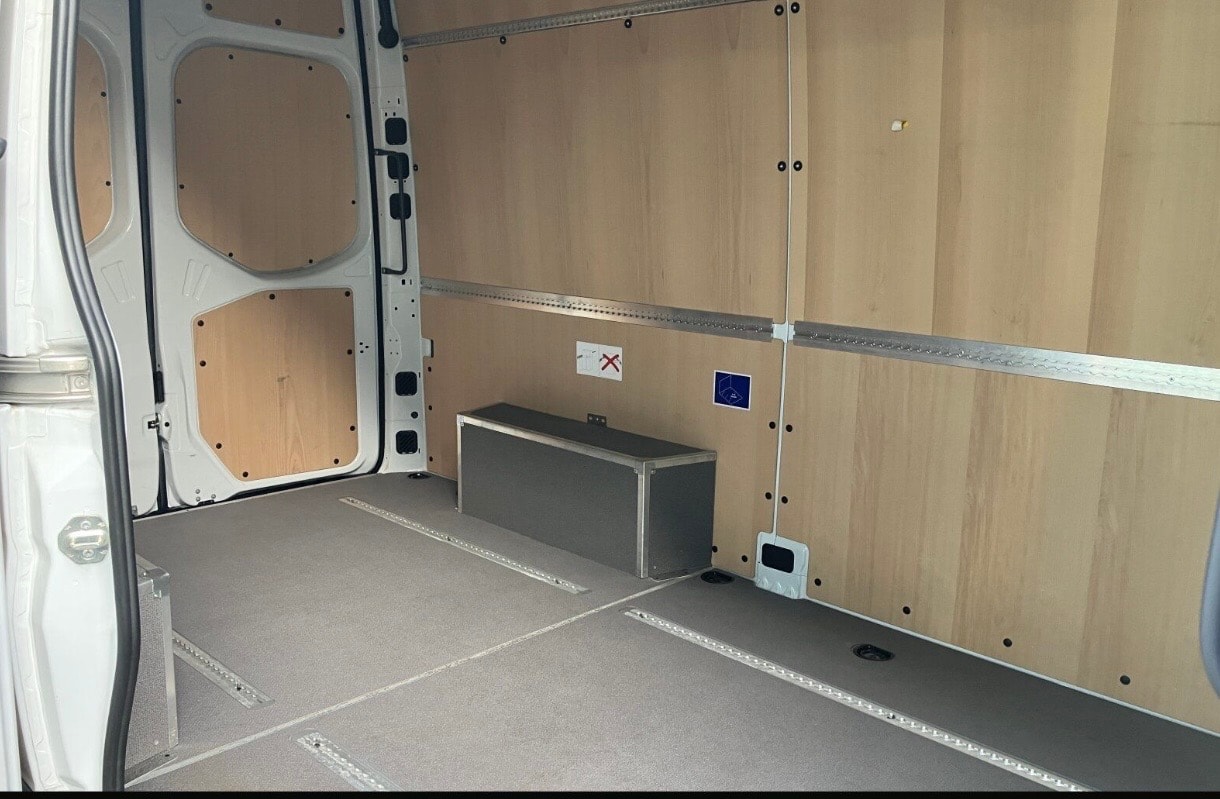 MERCEDES-BENZ Sprinter 317 CDI Standard 9G-TRONIC-showroom-element-2