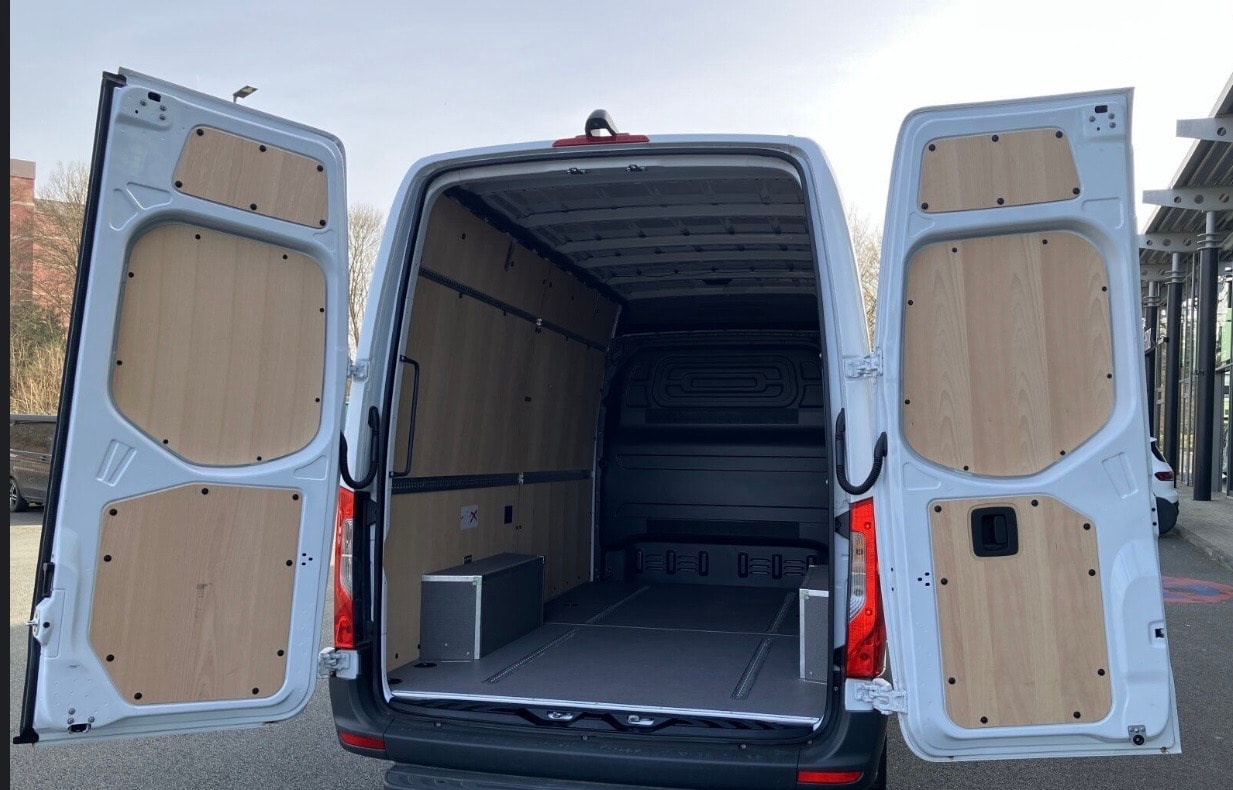 MERCEDES-BENZ Sprinter 317 CDI Standard 9G-TRONIC-showroom-element-3