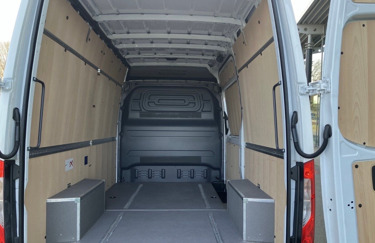 MERCEDES-BENZ Sprinter 317 CDI Standard 9G-TRONIC-image-4