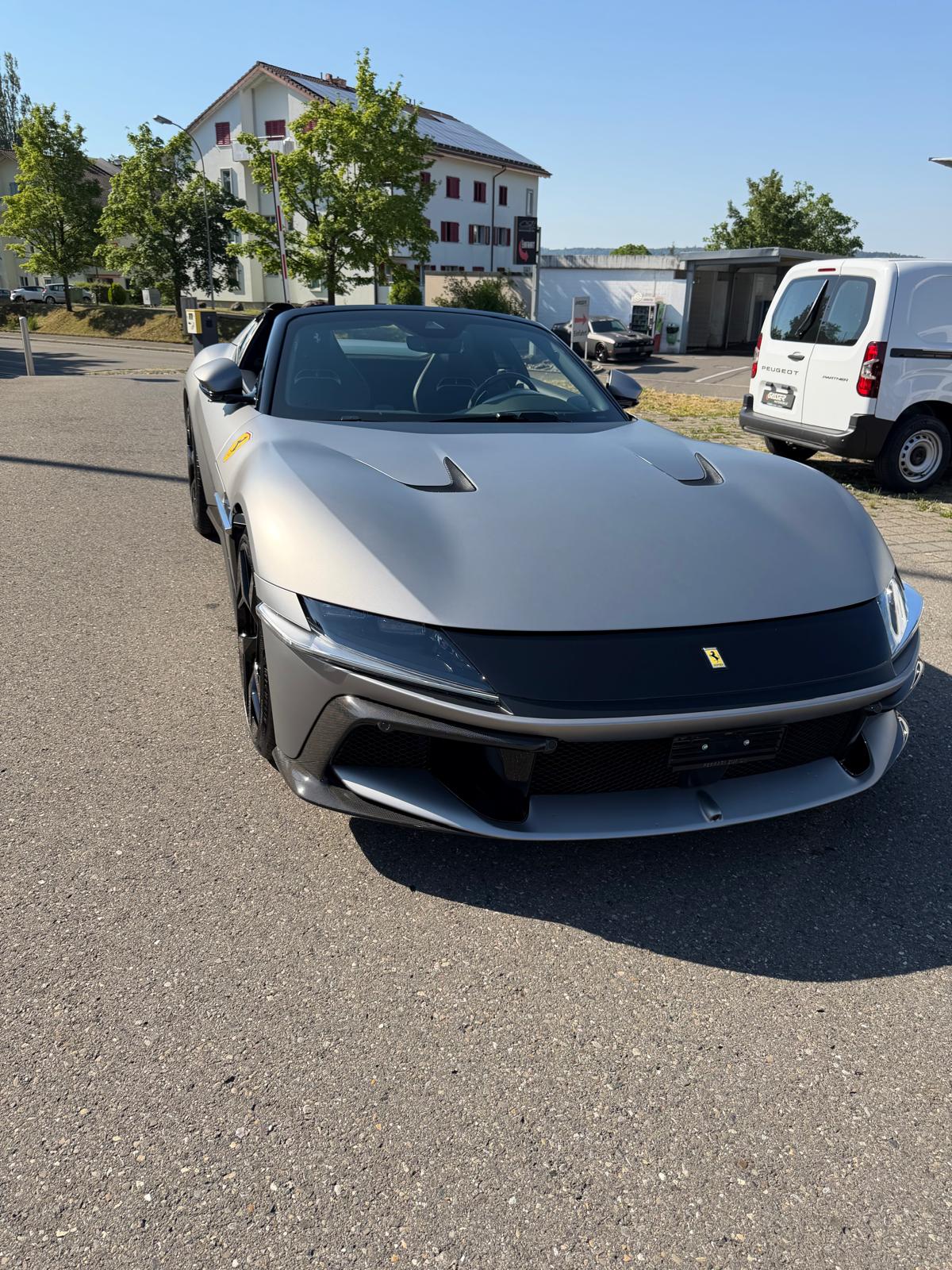 FERRARI 12 Cilindri Spider-showroom-element-3