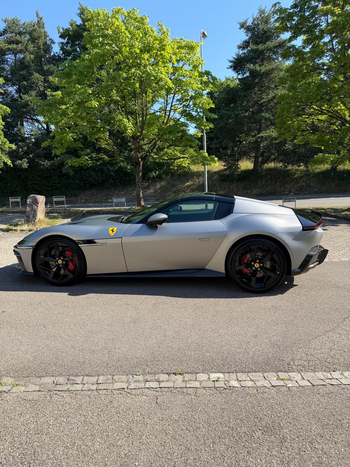 FERRARI 12 Cilindri Spider-image-16
