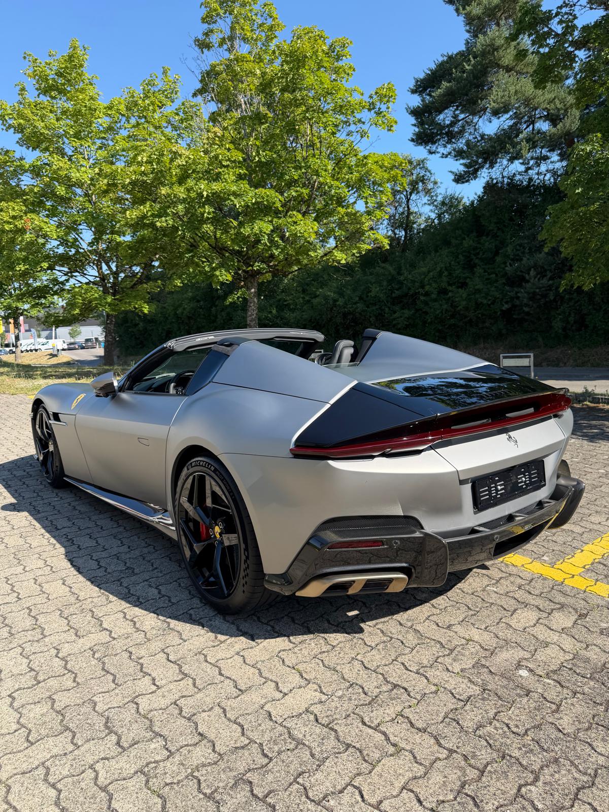 FERRARI 12 Cilindri Spider-image-19