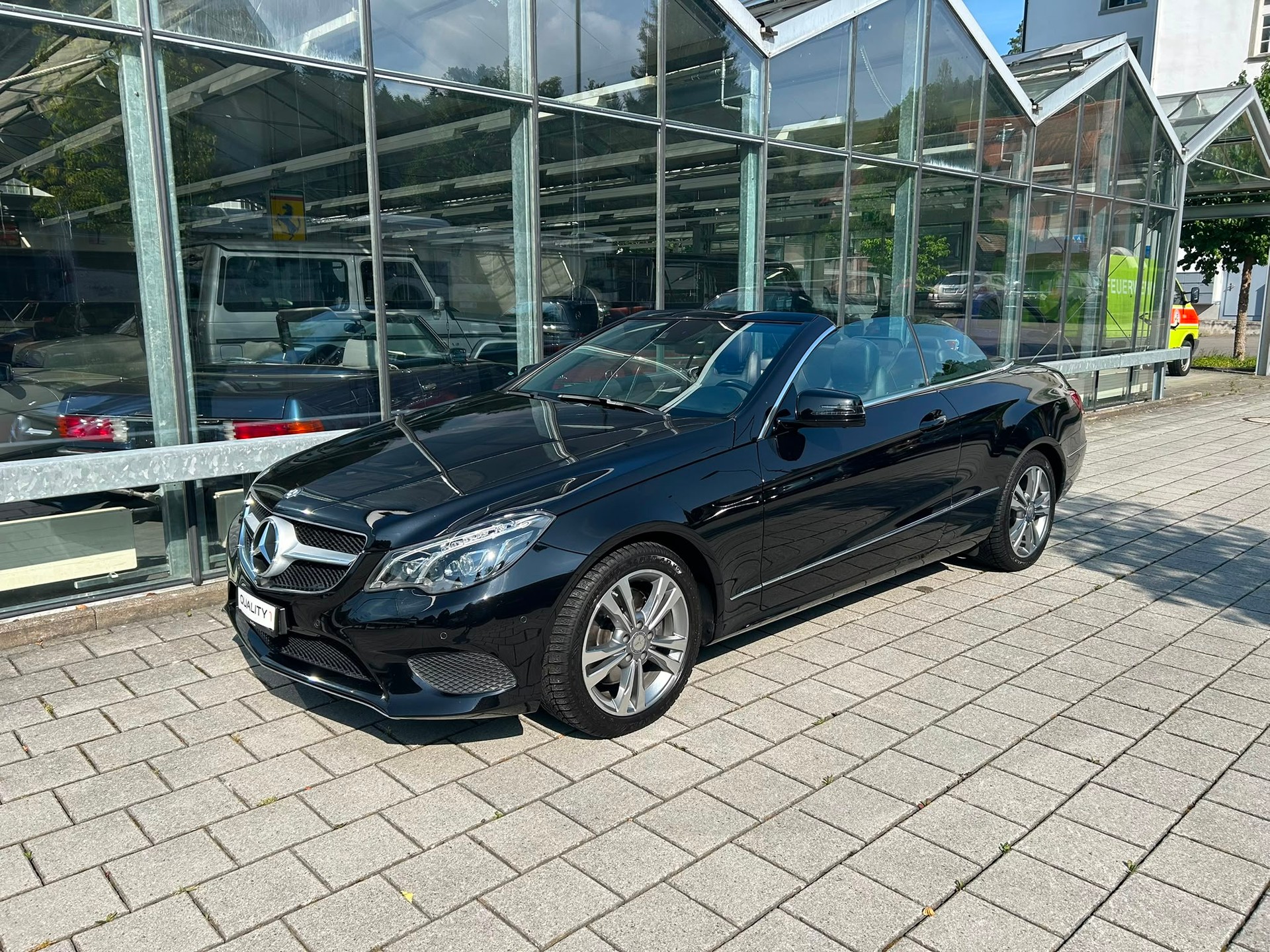 MERCEDES-BENZ E 250 7G-Tronic-image-13