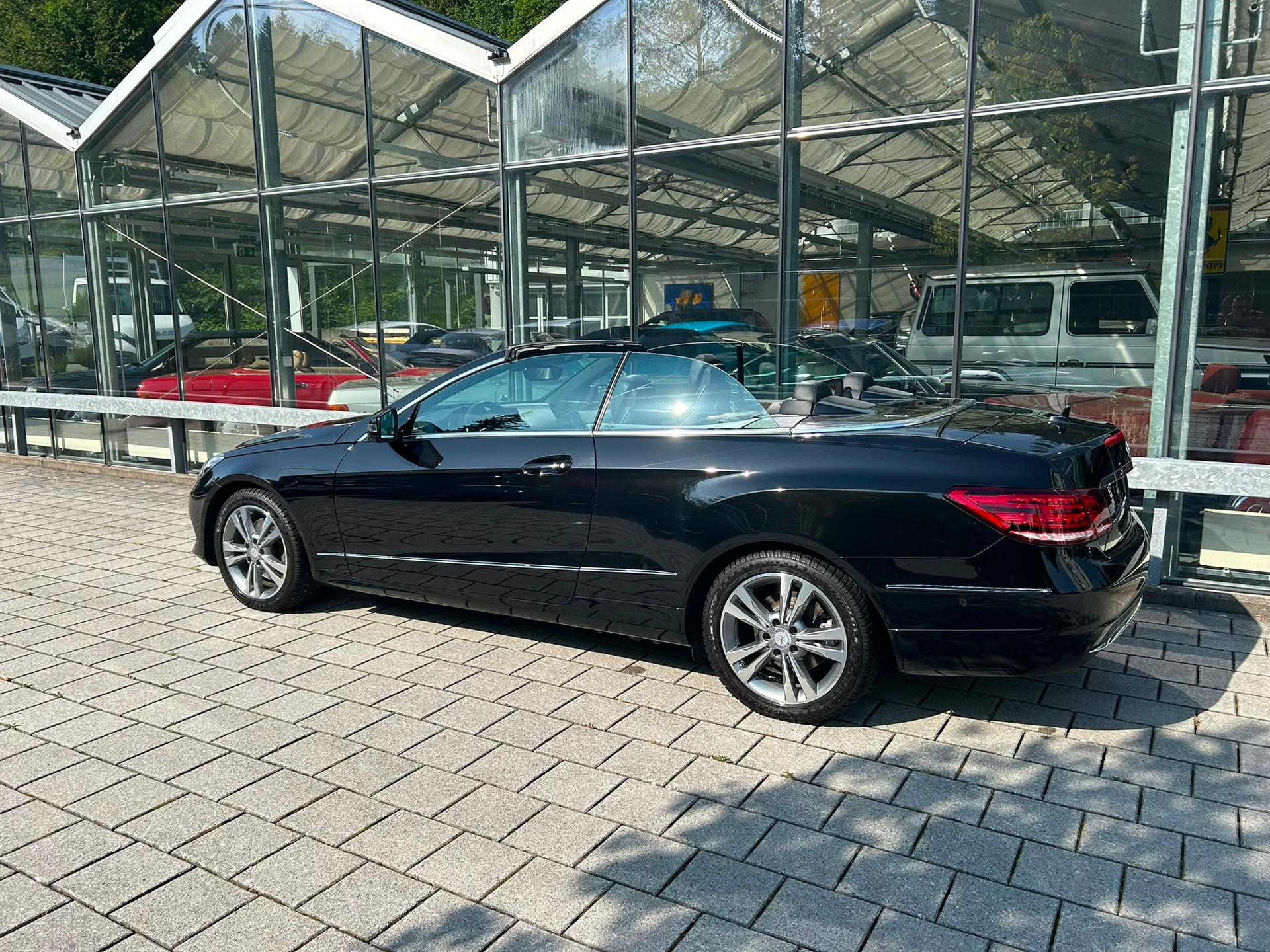 MERCEDES-BENZ E 250 7G-Tronic-image-16