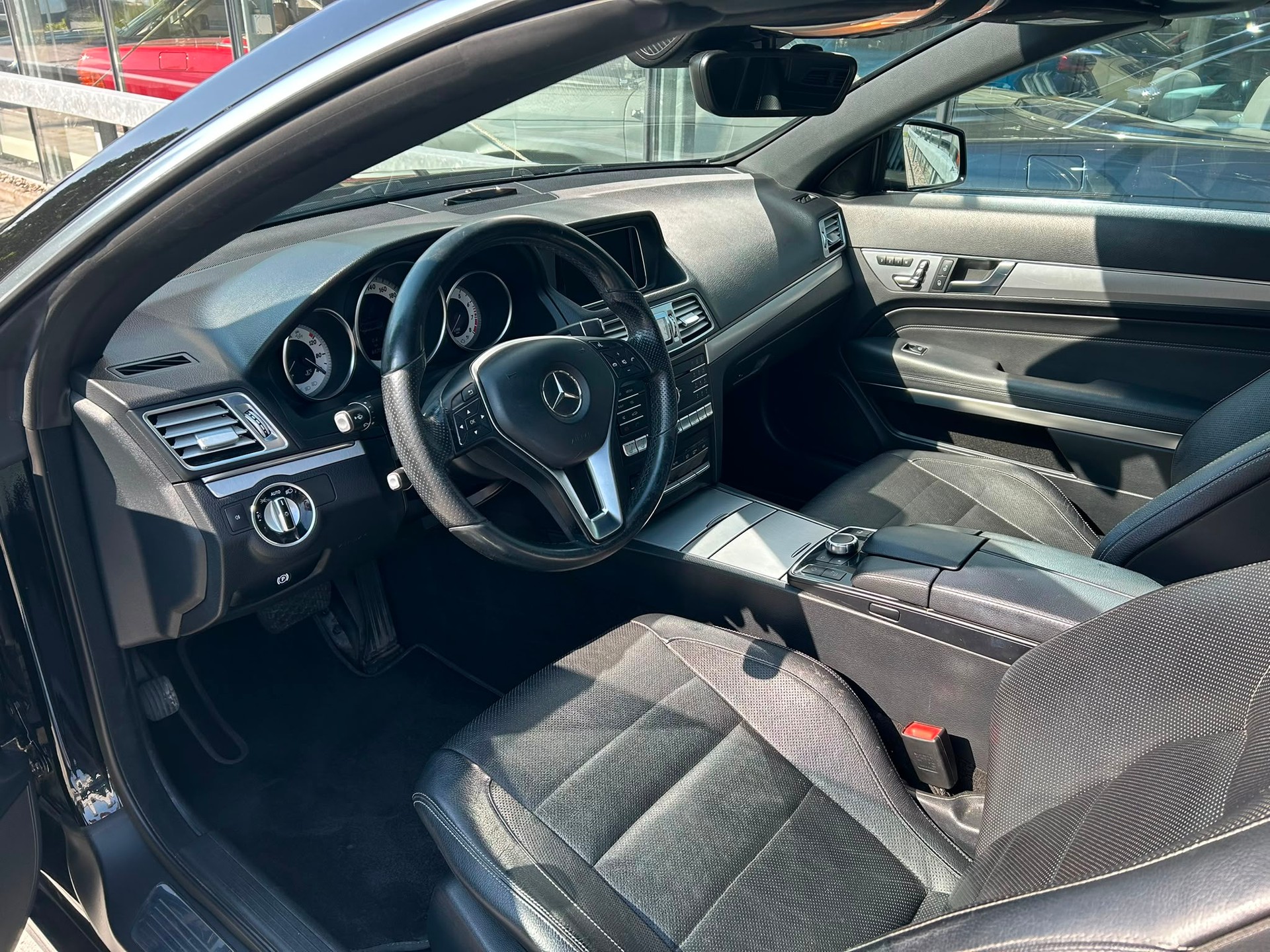 MERCEDES-BENZ E 250 7G-Tronic-image-6