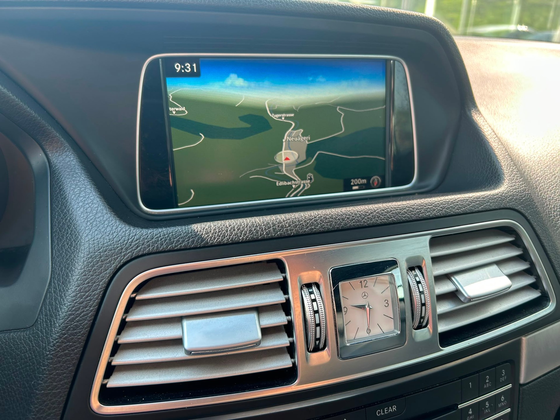 MERCEDES-BENZ E 250 7G-Tronic-image-11