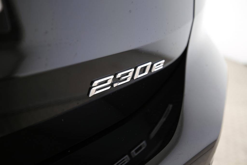 BMW 230e xDrive paddles Active Tourer-image-18