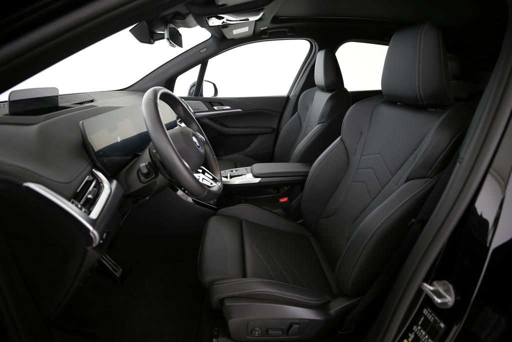 BMW 230e xDrive paddles Active Tourer-showroom-element-2