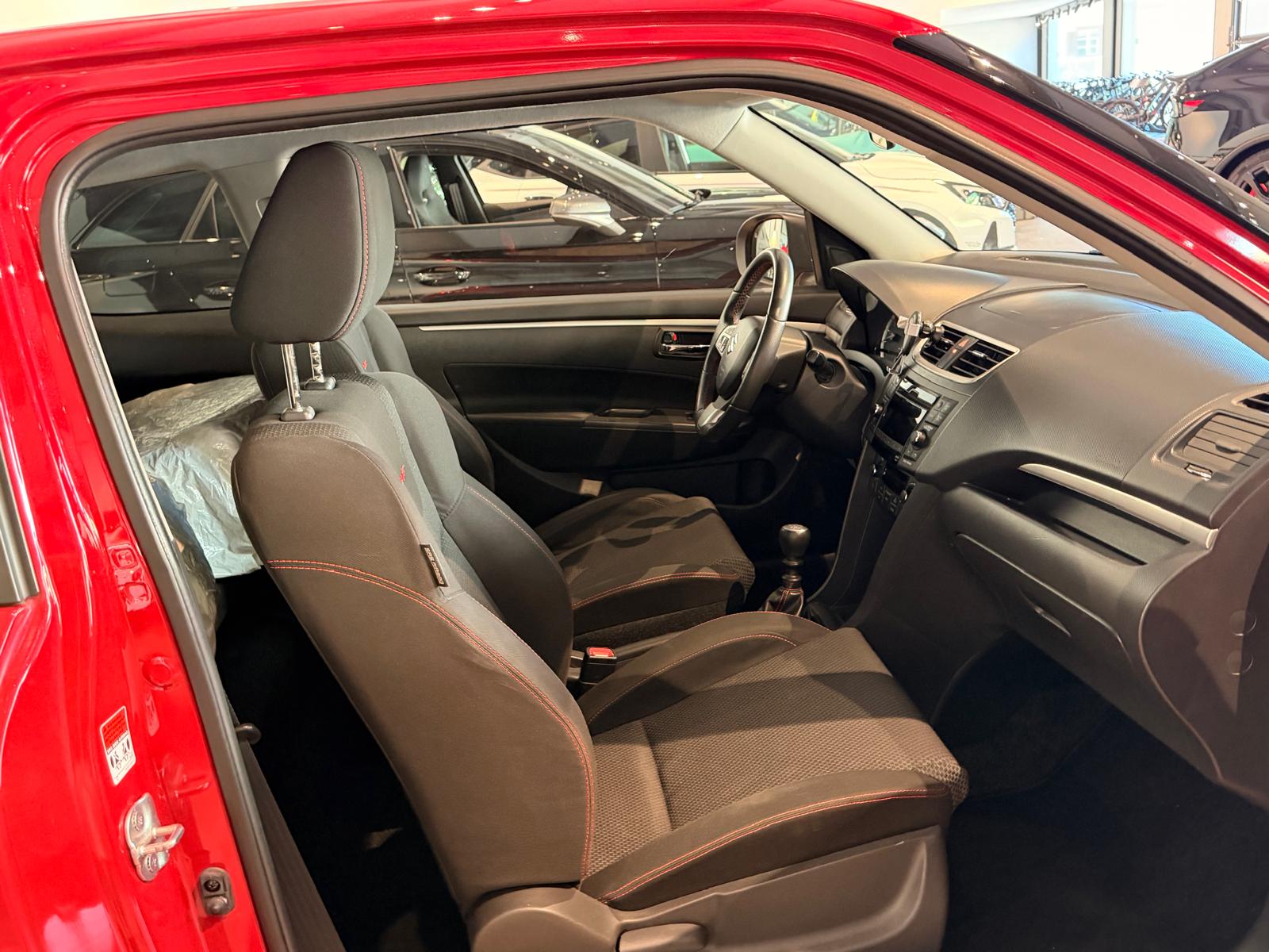 SUZUKI Swift 1.6i 16V Sport-showroom-element-3