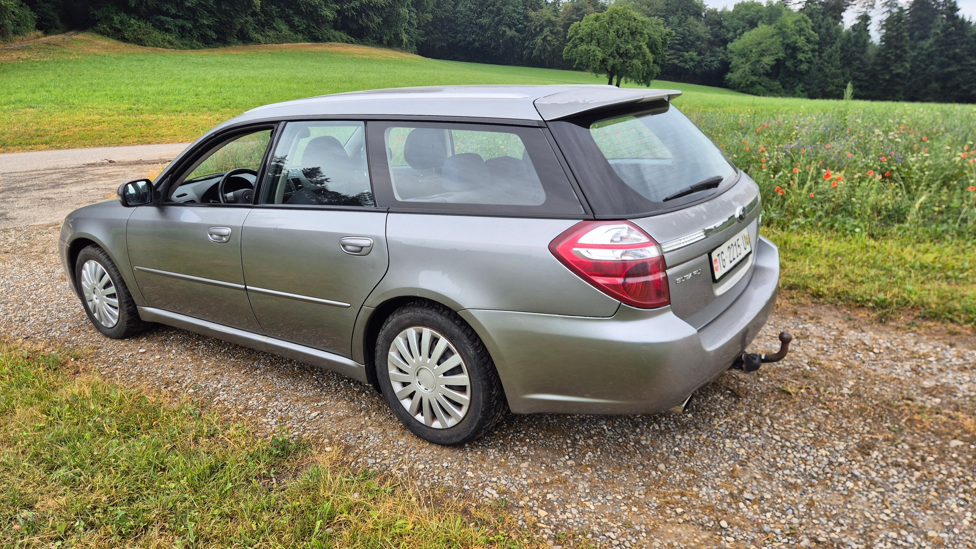 SUBARU Legacy 2.0R AWD Swiss-image-3