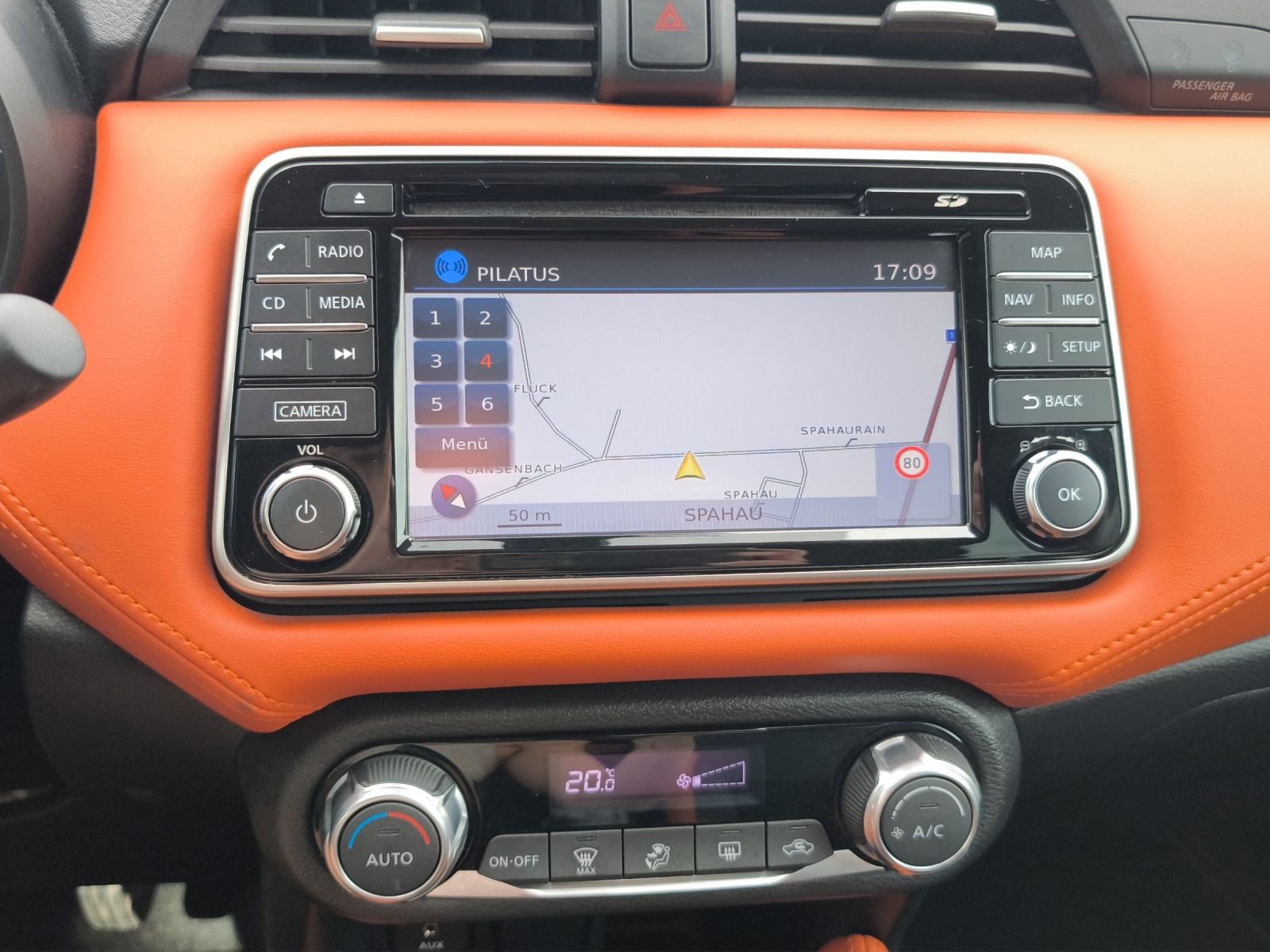NISSAN Micra 0.9 IG-T N-Connecta-image-10
