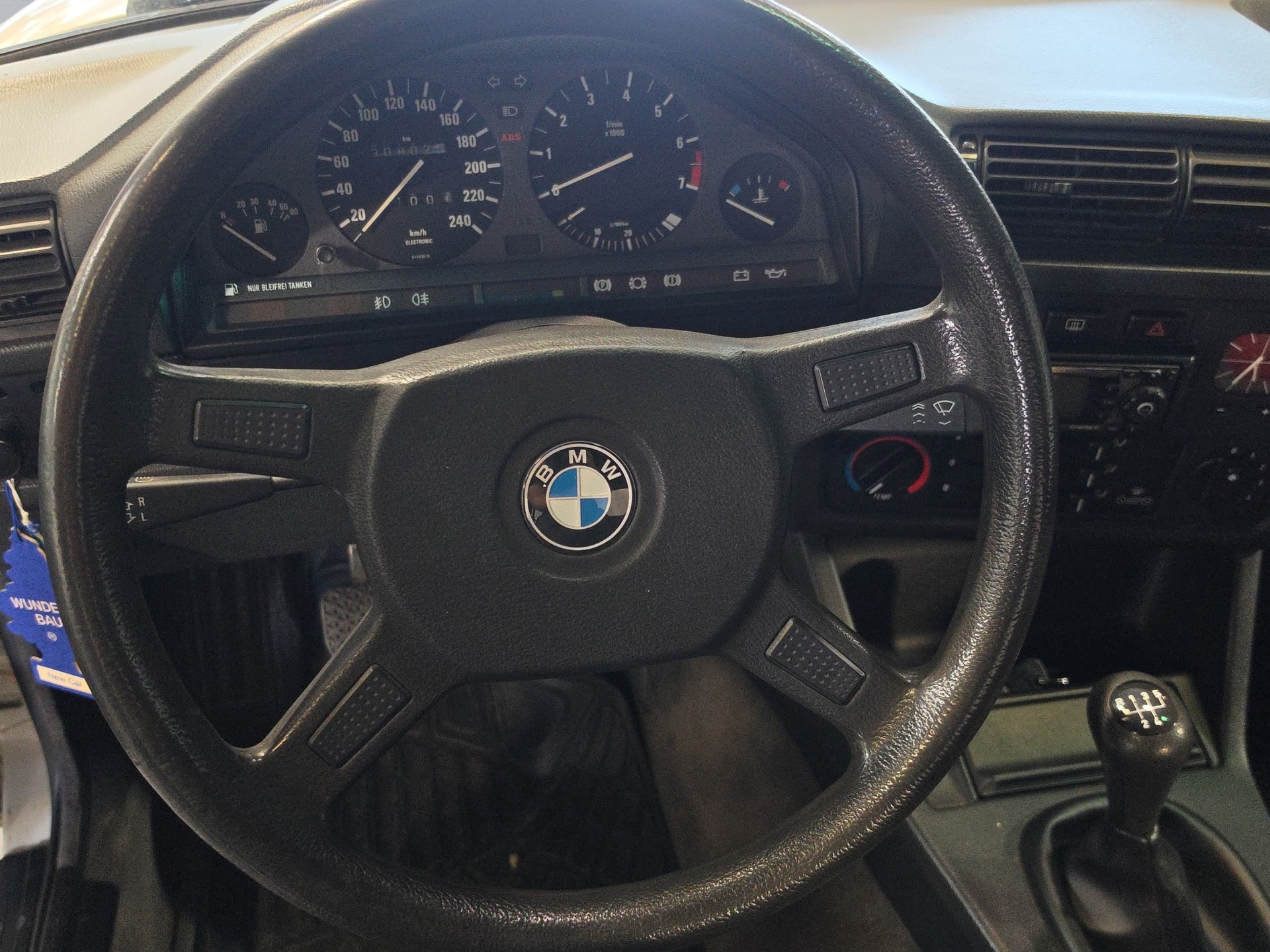BMW 325 iX Baur TC Targa Veteraneneintrag-image-9