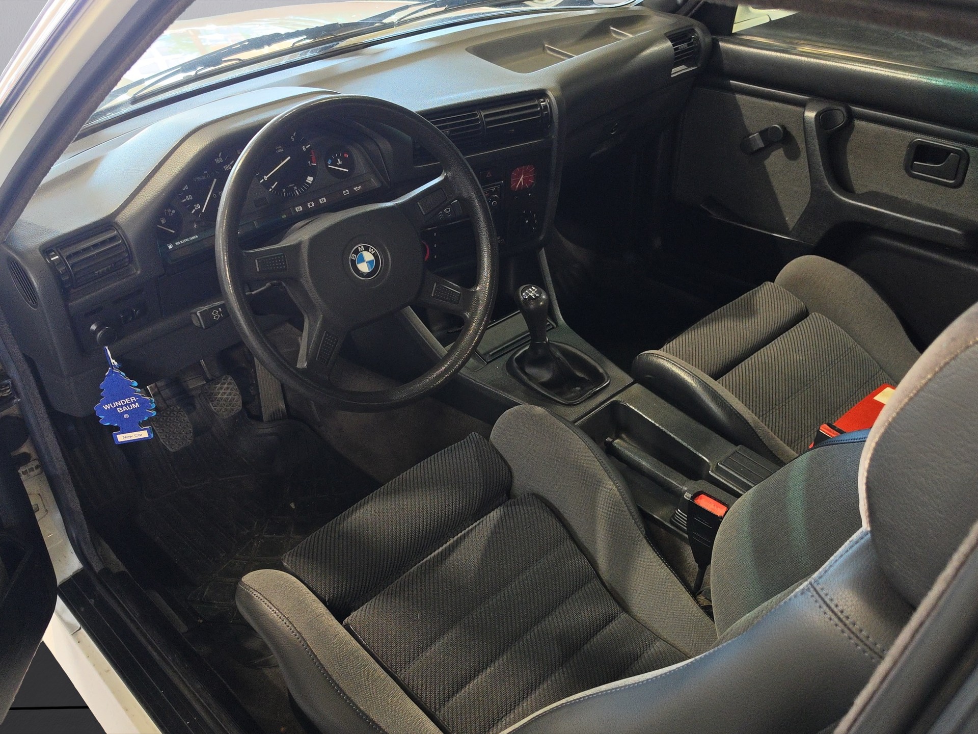 BMW 325 iX Baur TC Targa Veteraneneintrag-image-8