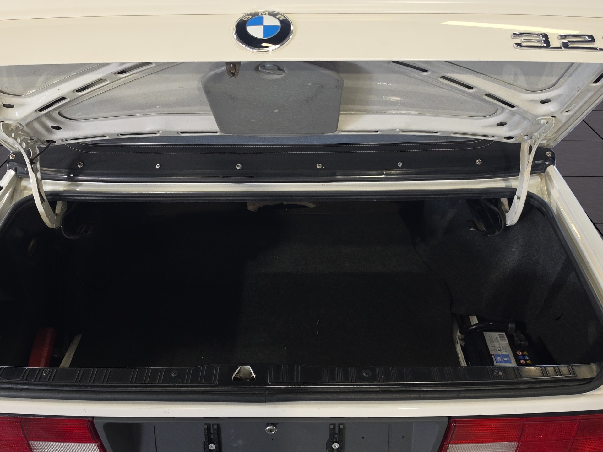 BMW 325 iX Baur TC Targa Veteraneneintrag-image-17