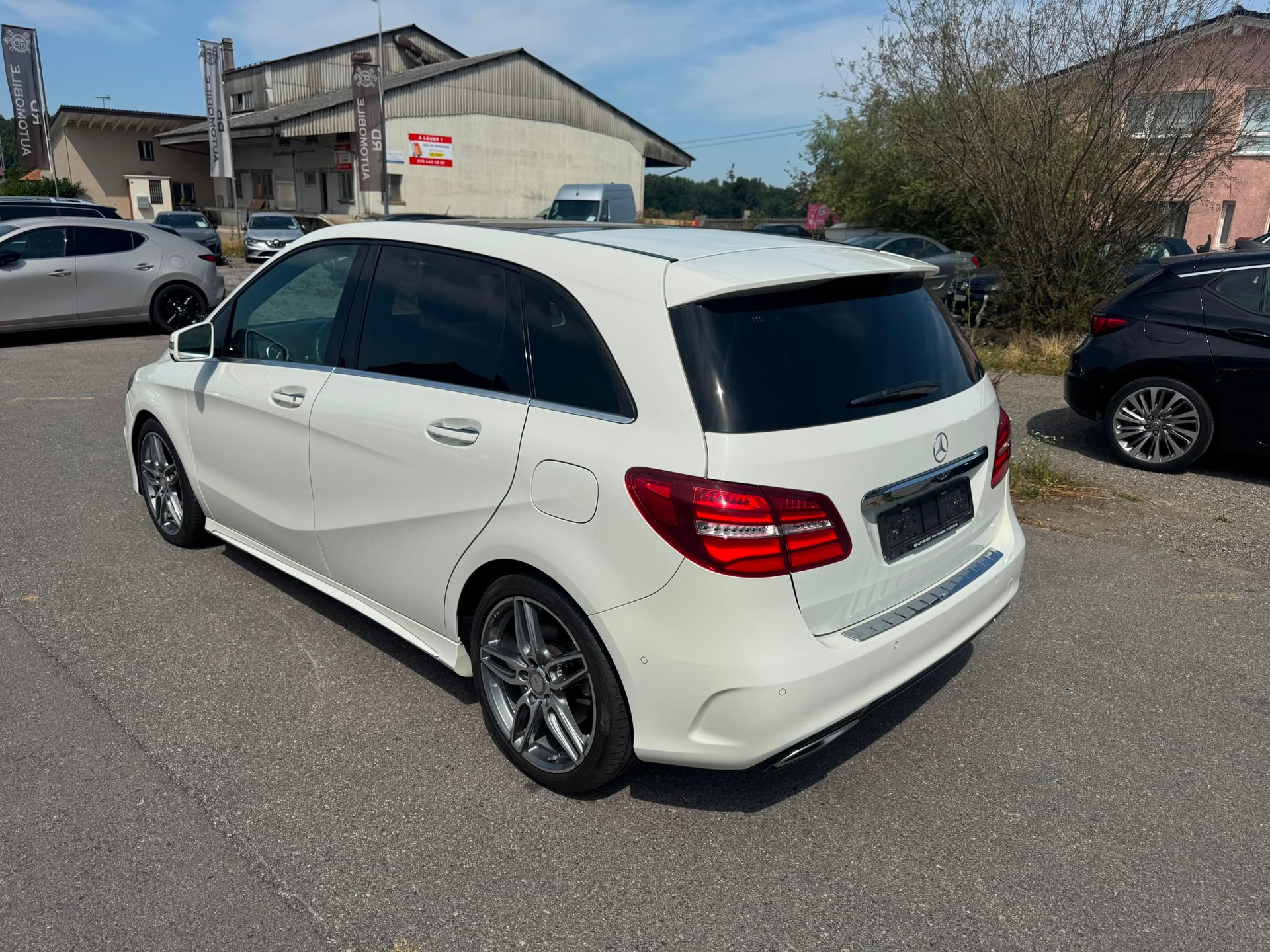 MERCEDES-BENZ B 220 AMG Line 4Matic 7G-DCT-showroom-element-2