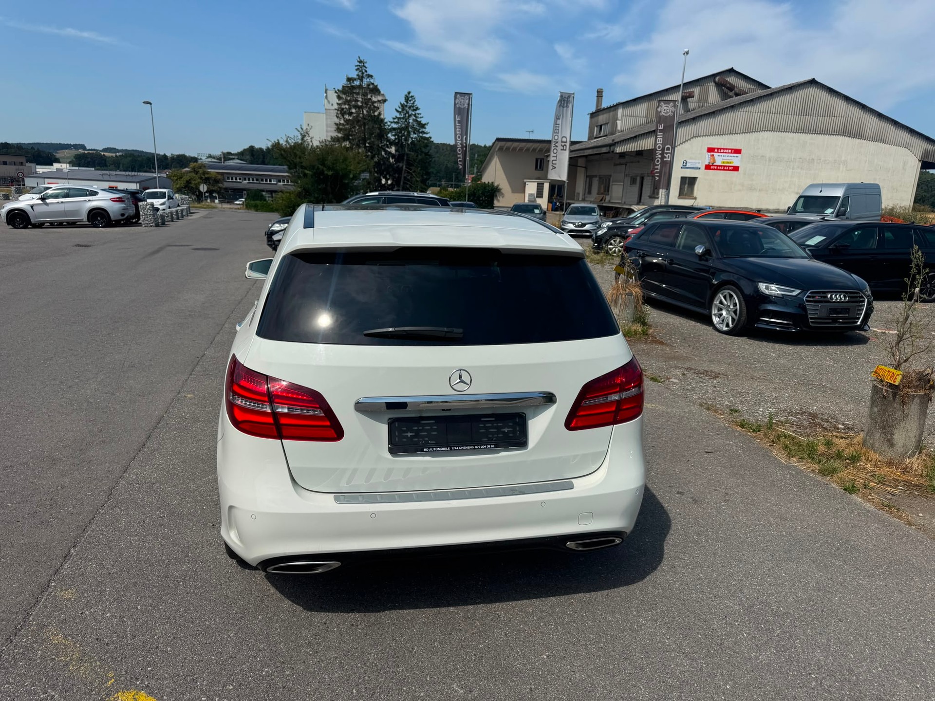 MERCEDES-BENZ B 220 AMG Line 4Matic 7G-DCT-showroom-element-3