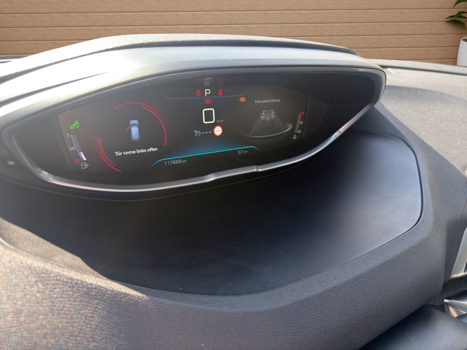 PEUGEOT 3008 1.2 PureTech Allure-image-11