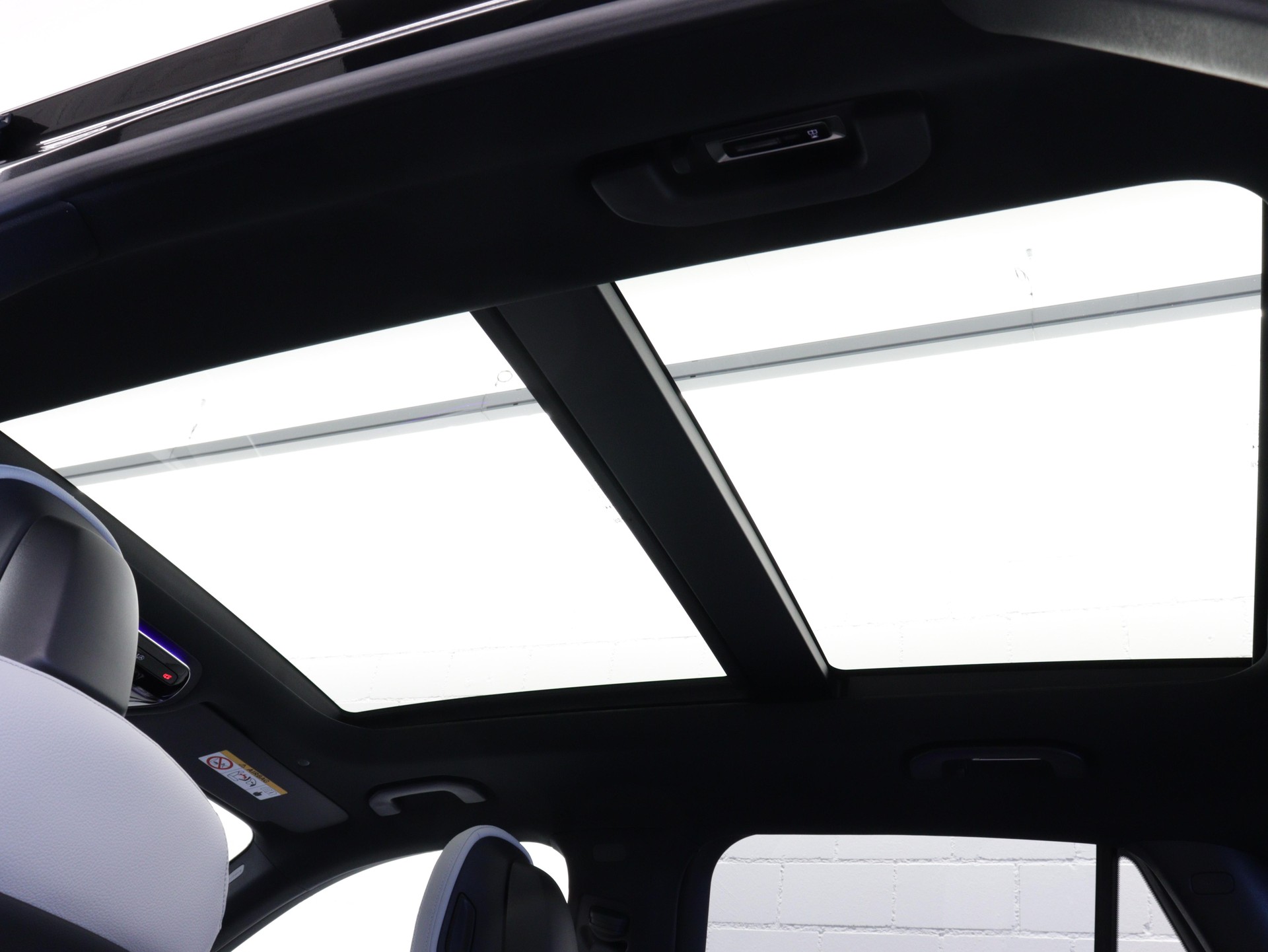 MERCEDES-BENZ GLC 220 d AMG Line 4matic-image-13