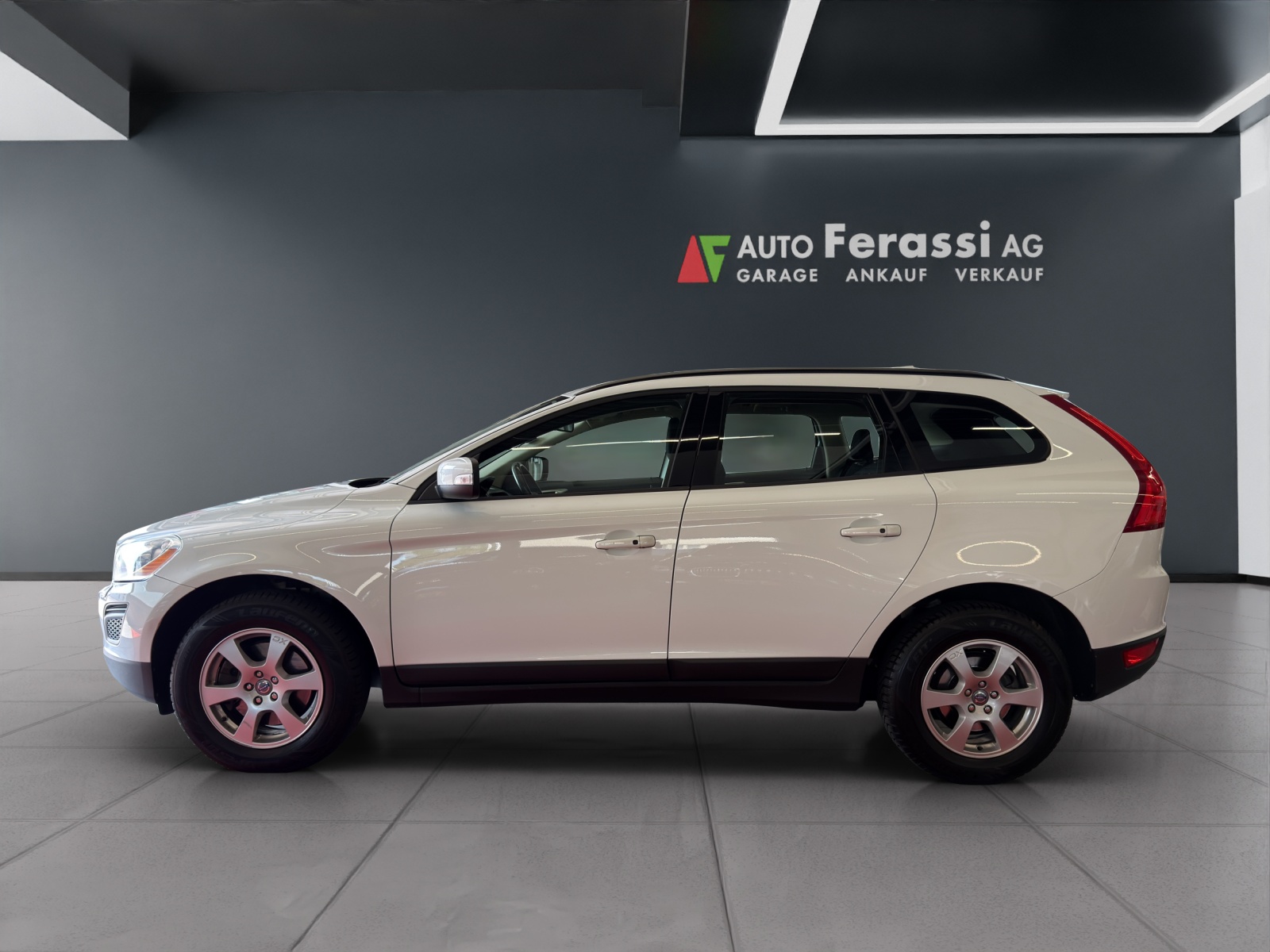 VOLVO XC60 D3 AWD Kinetic Geartronic-showroom-element-1