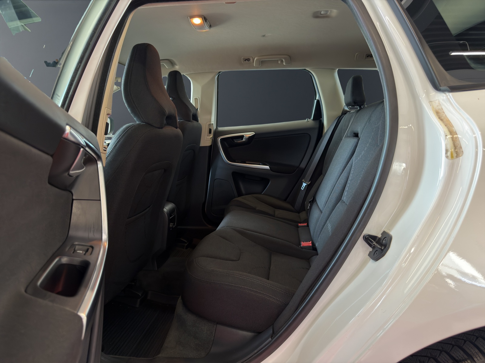 VOLVO XC60 D3 AWD Kinetic Geartronic-image-18