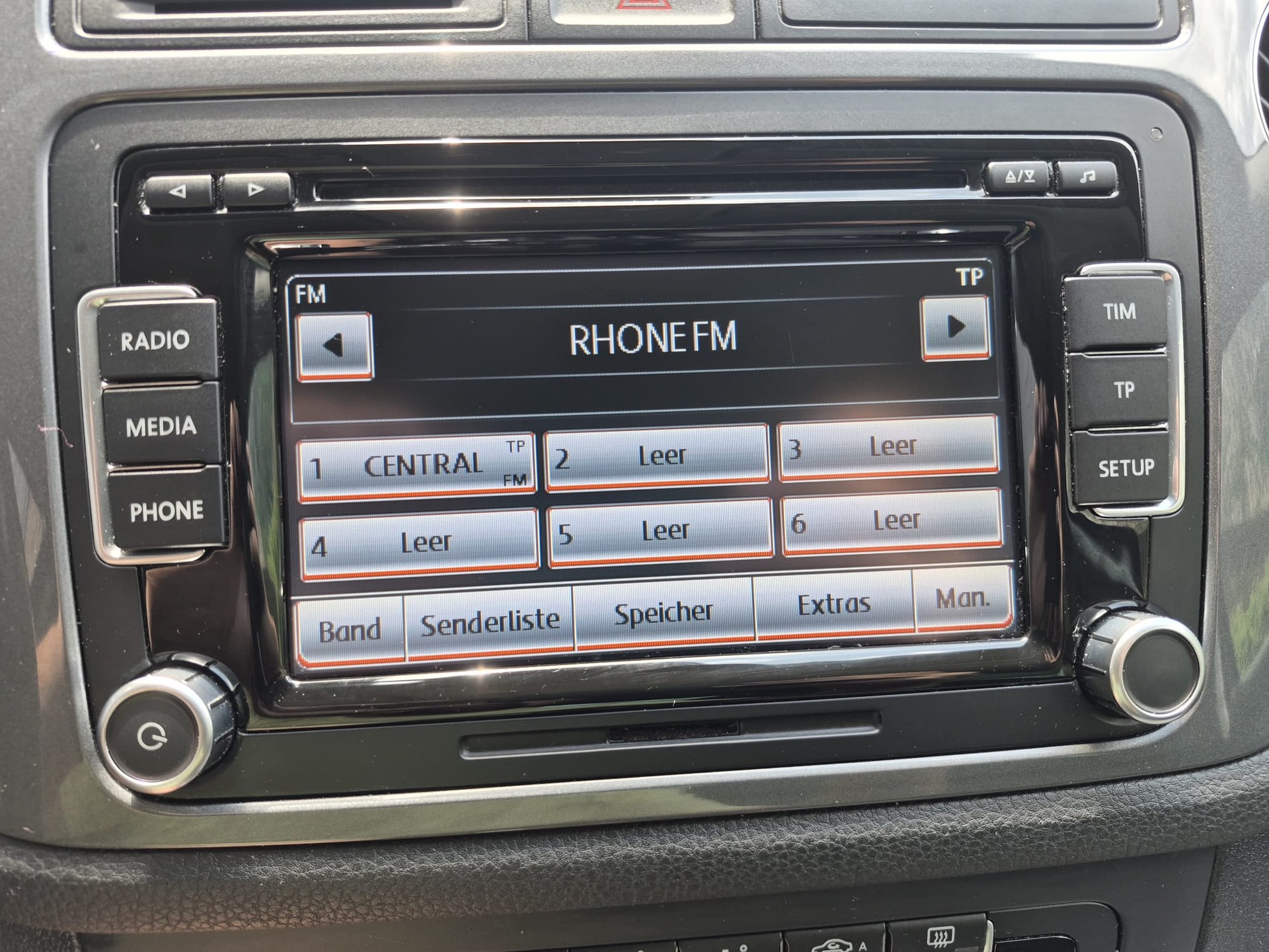 VW Tiguan 2.0 TDI BlueMotion Trend&Fun 4Motion DSG-image-11