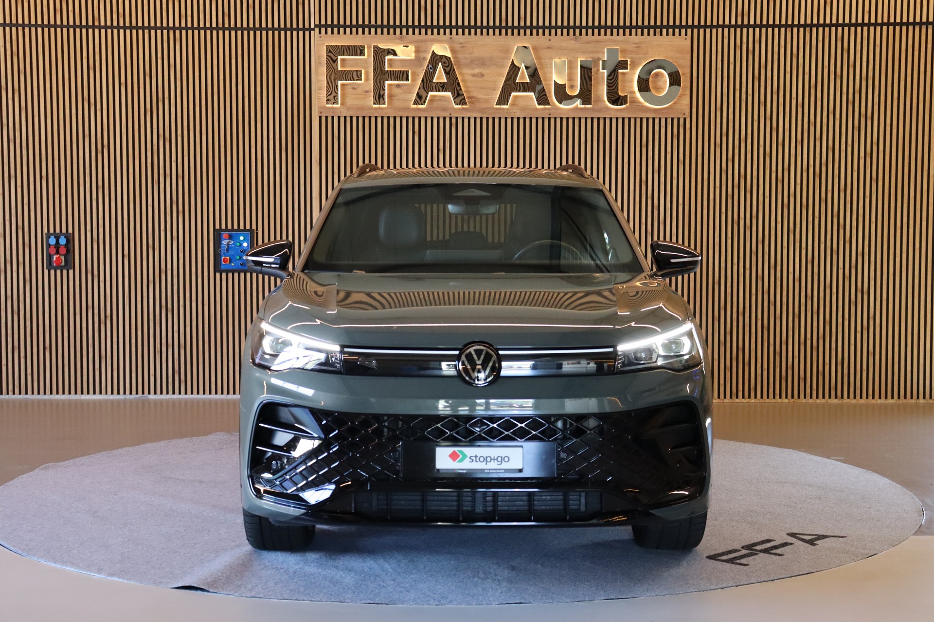 VW Tiguan 2.0 TDI SCR R-Line DSG 4motion-showroom-element-2