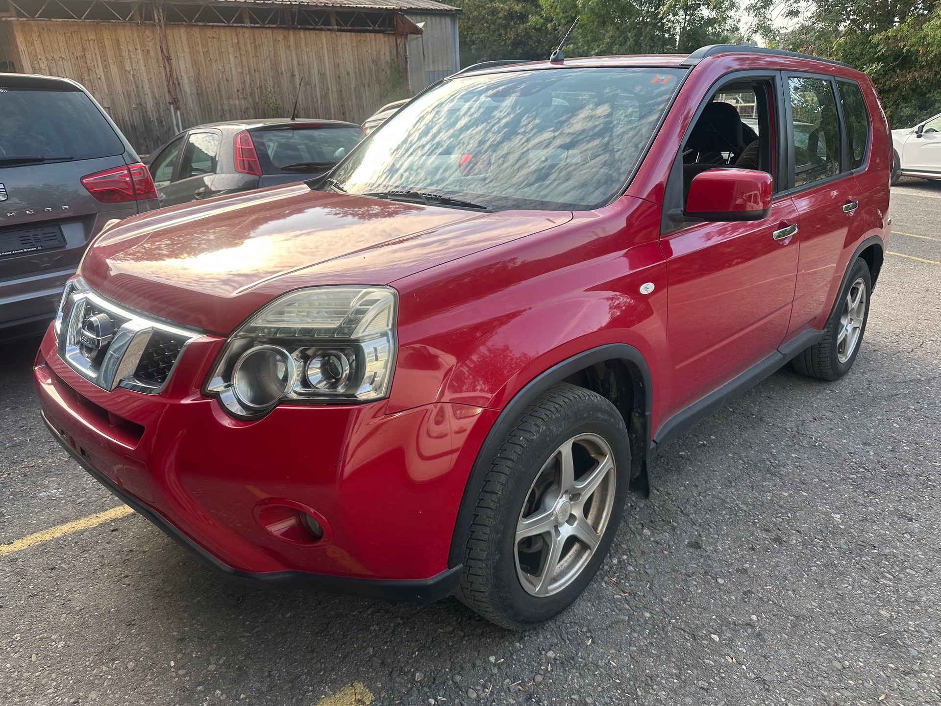 NISSAN X-Trail 2.0 dCi 16V SE Automatic-image-2
