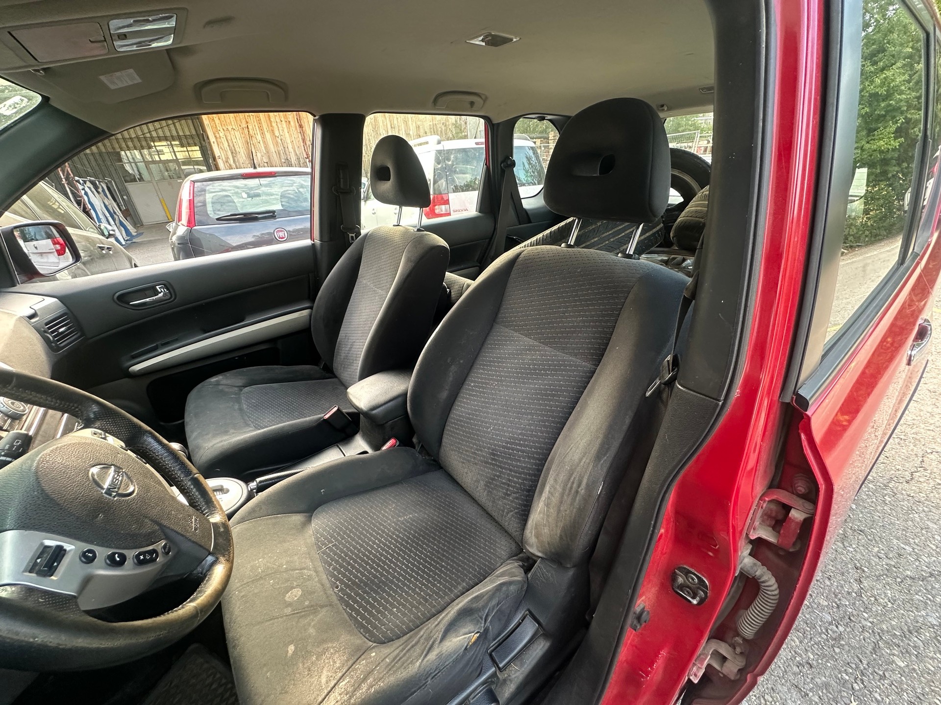 NISSAN X-Trail 2.0 dCi 16V SE Automatic-image-9