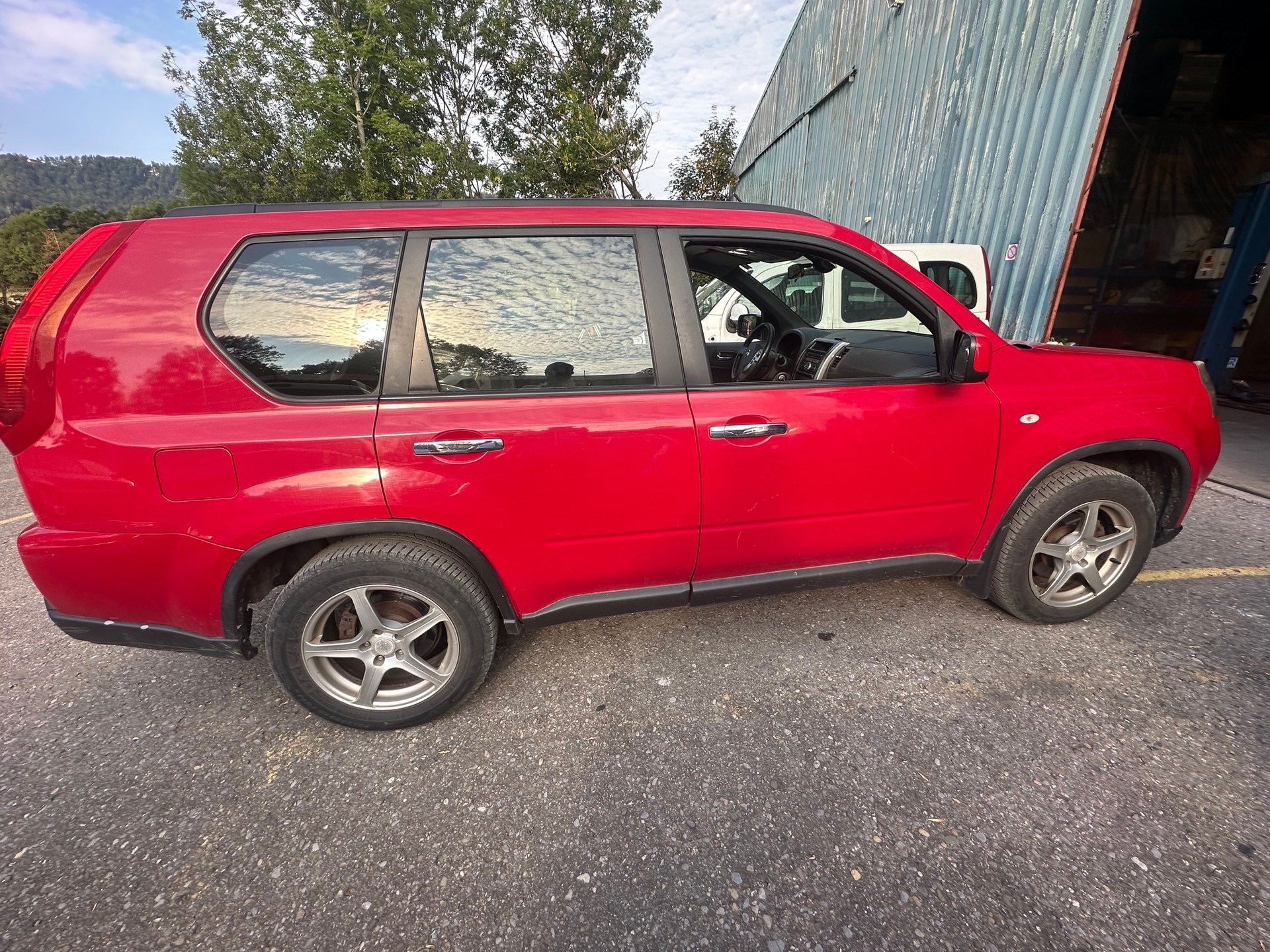 NISSAN X-Trail 2.0 dCi 16V SE Automatic-image-7