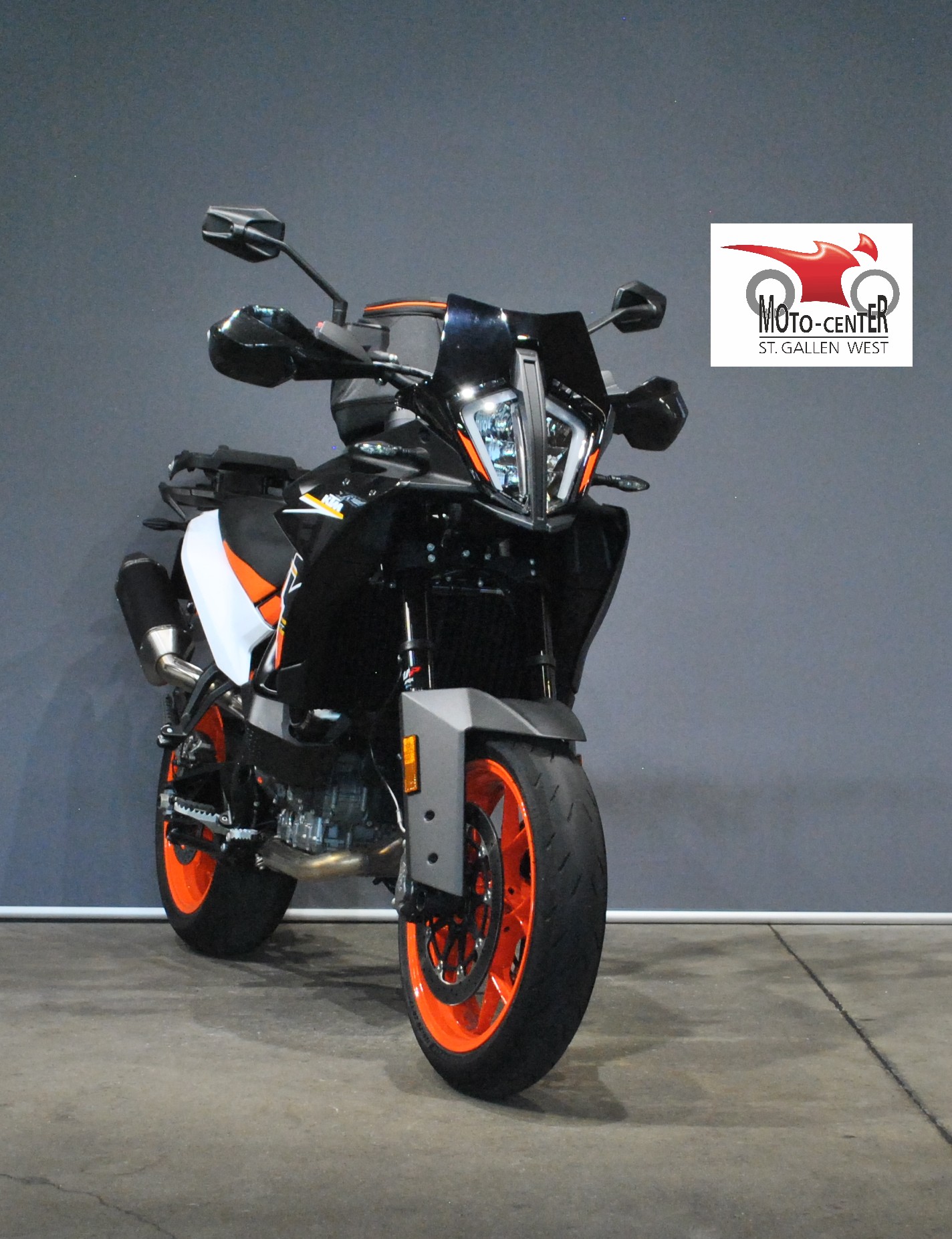 KTM 890 SMT-image-0