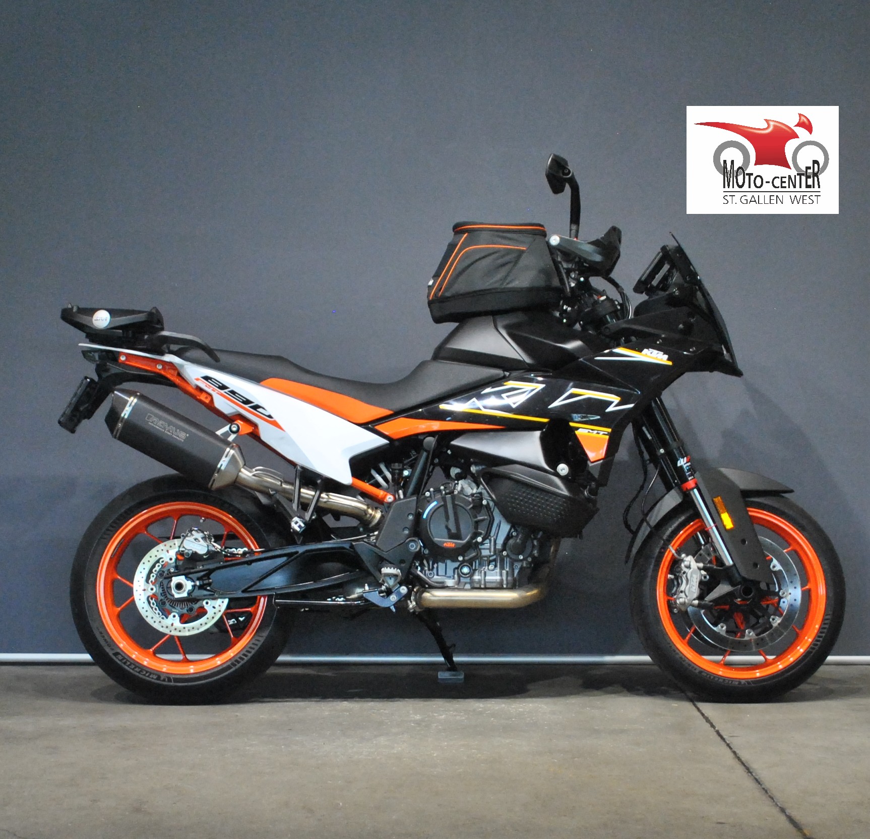 KTM 890 SMT-image-1