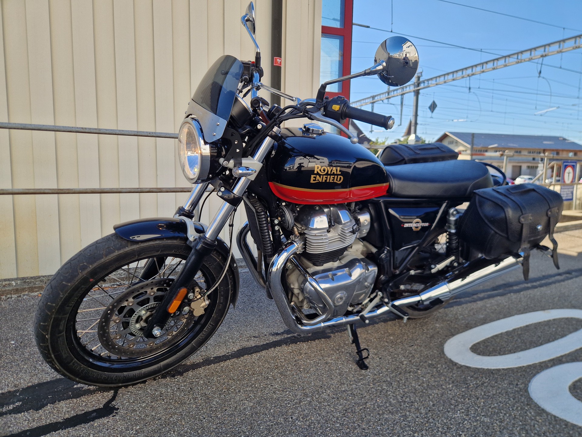 ROYAL ENFIELD Interceptor 650 Standard-image-2