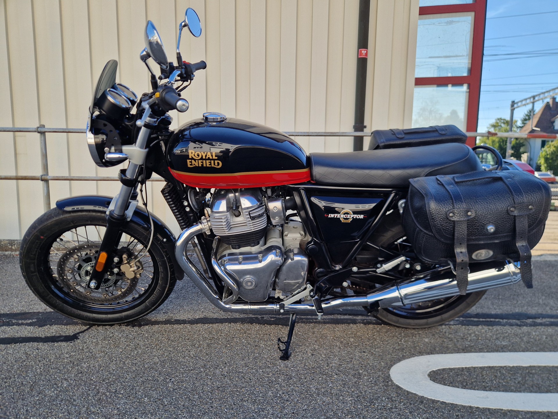 ROYAL ENFIELD Interceptor 650 Standard-image-4