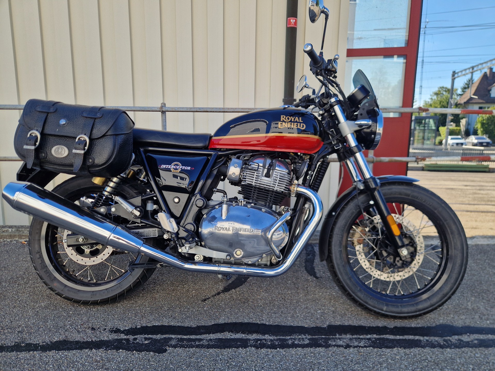 ROYAL ENFIELD Interceptor 650 Standard-image-0