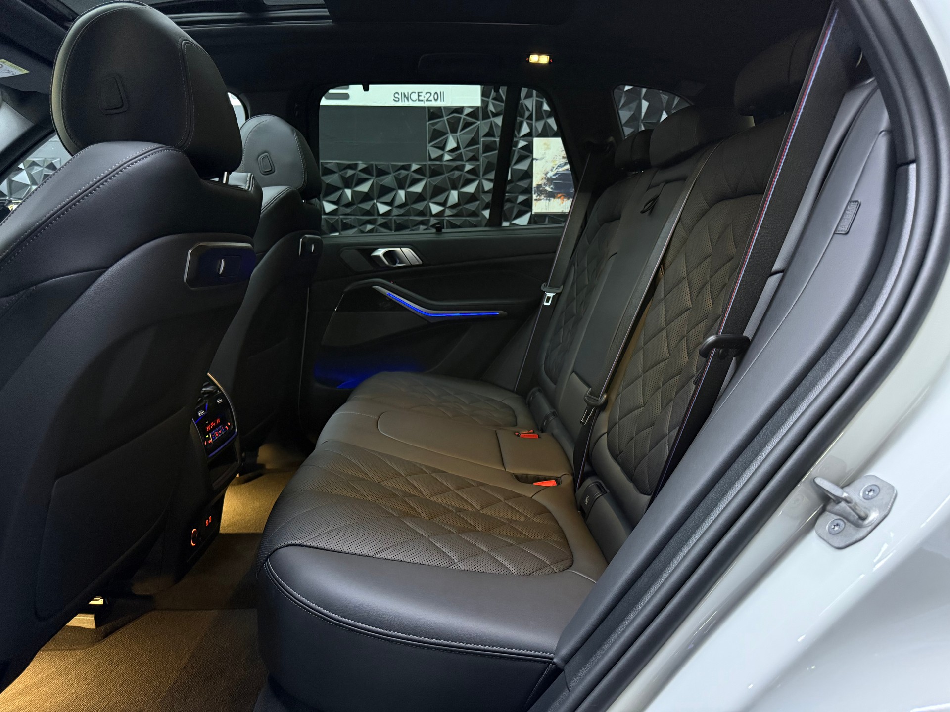 BMW X5 xDrive 48V M60i M Sport Pro Steptronic-image-27