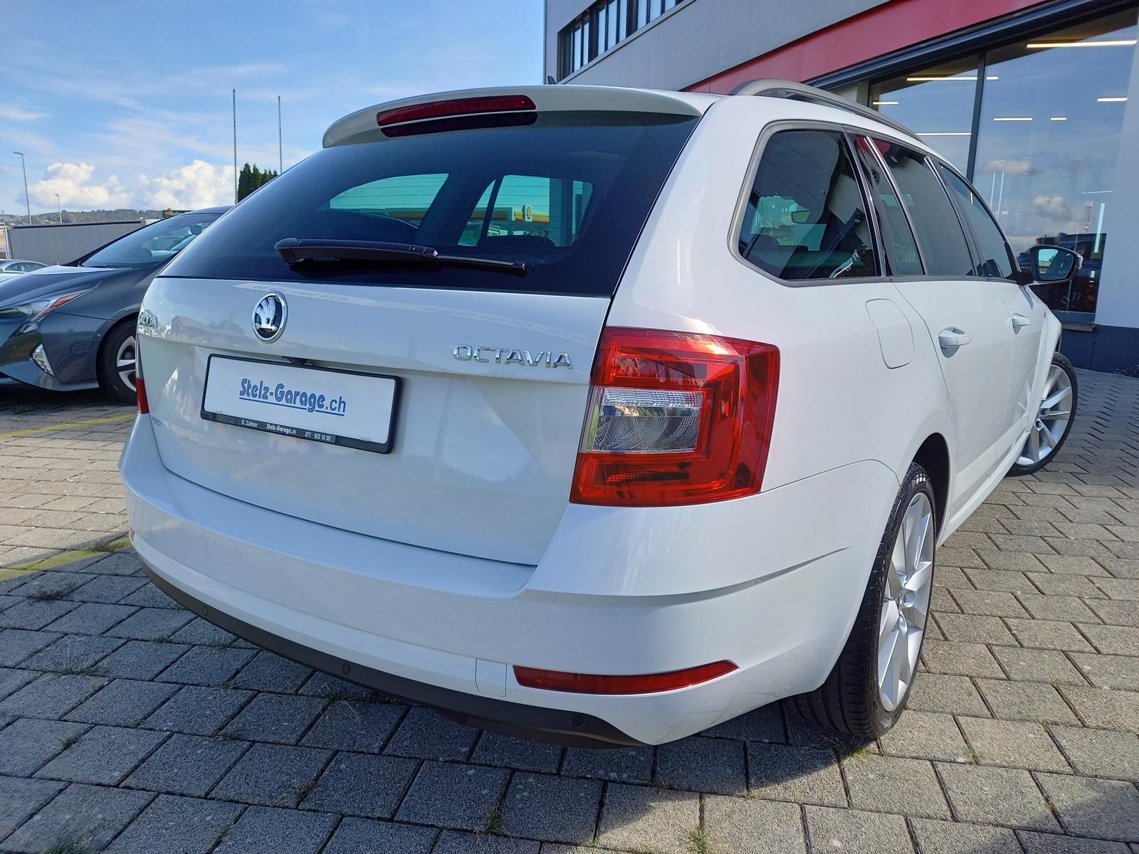 SKODA Octavia Combi 1.5 TSI Soleil DSG-showroom-element-1