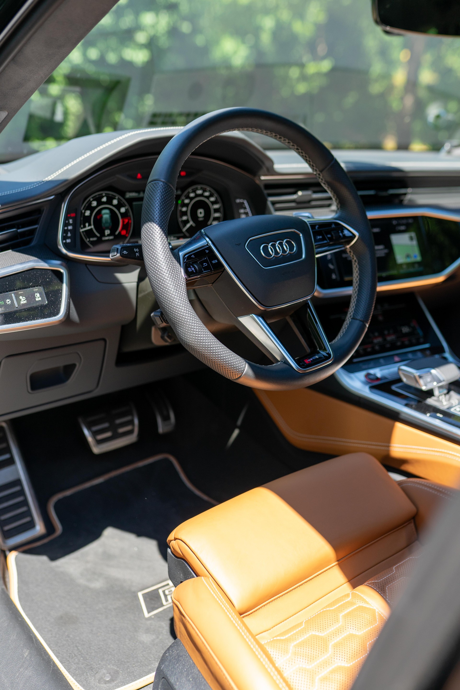 AUDI 4.0 V8 TFSI quattro T-Tronic-image-3