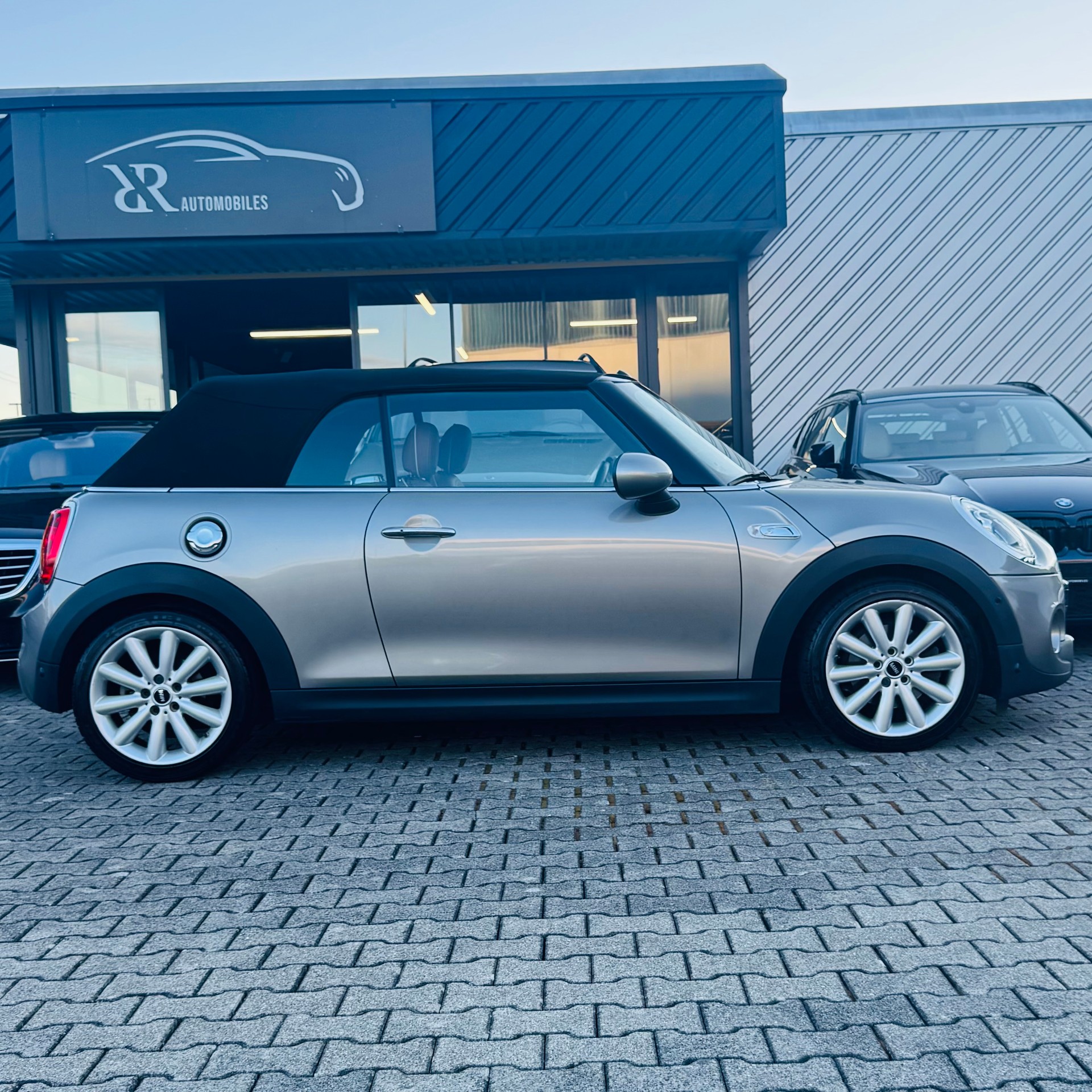 MINI Cooper S Cabriolet Steptronic-showroom-element-3