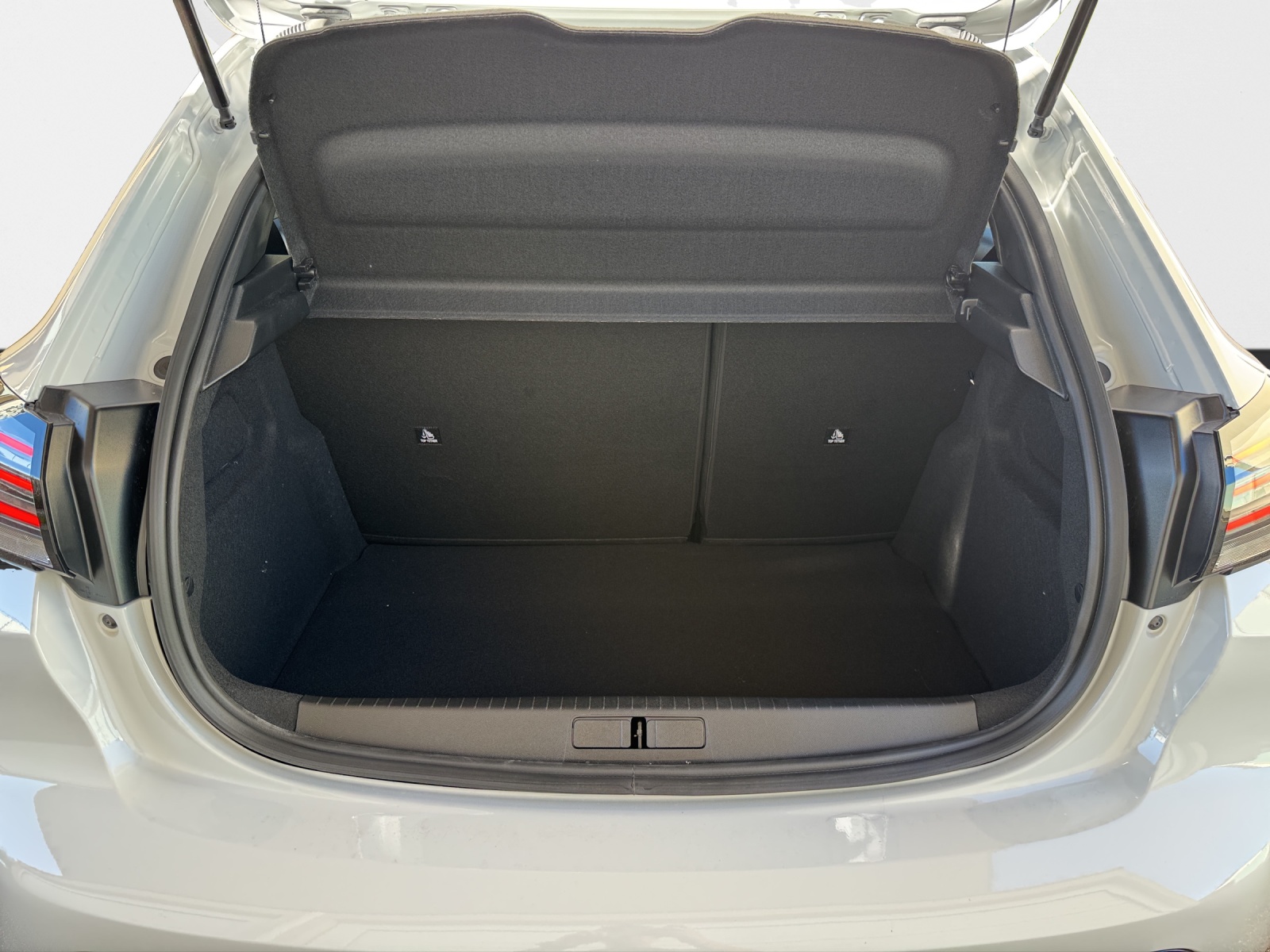 PEUGEOT 208 1.2 PureTech 100 Business-image-15