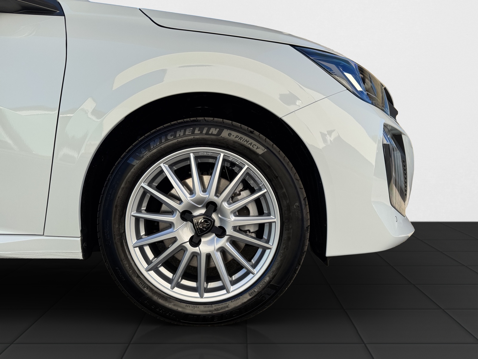 PEUGEOT 208 1.2 PureTech 100 Business-image-21
