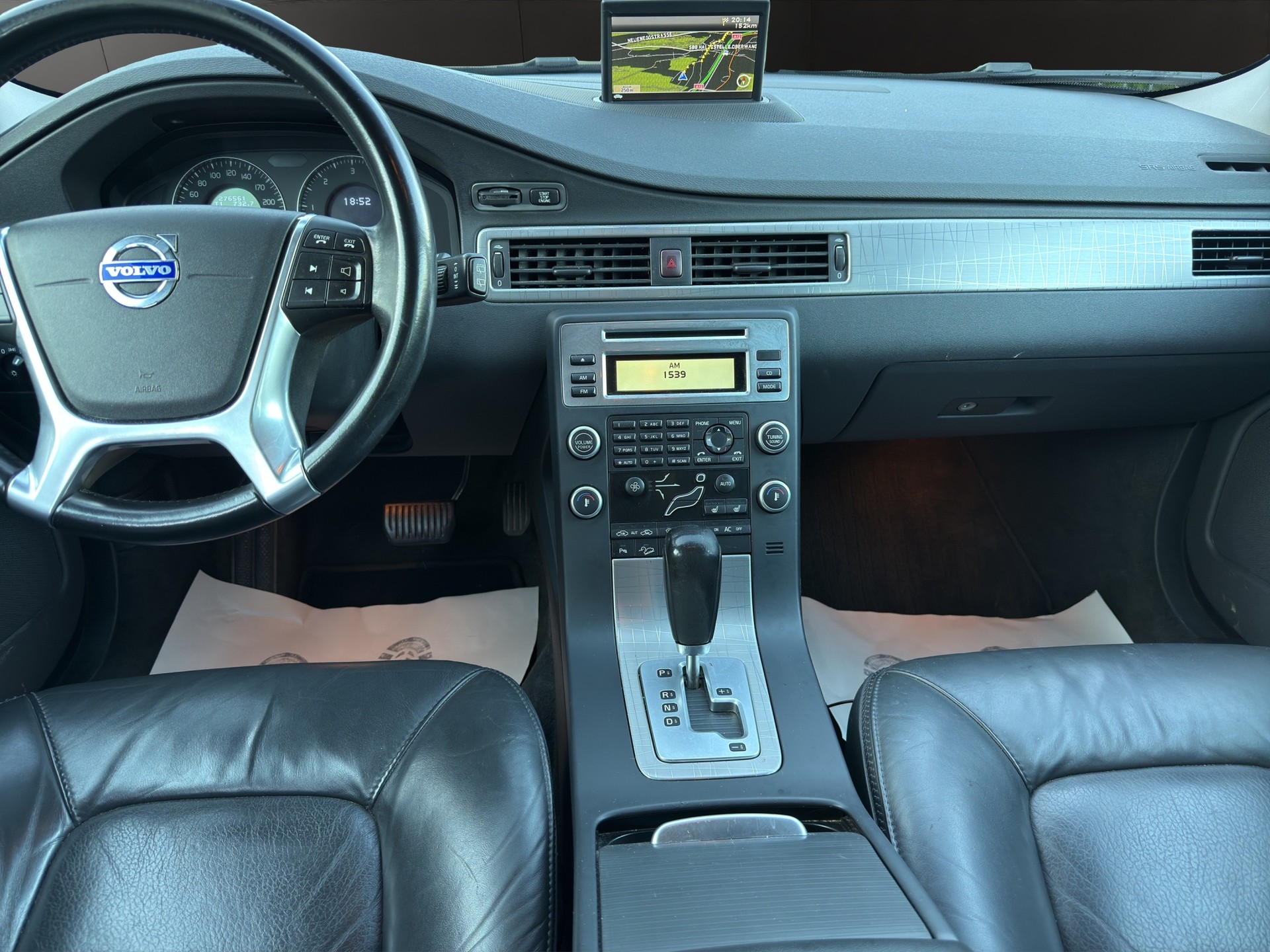 VOLVO XC70 2.4D AWD Husky Edition Geartronic-image-14