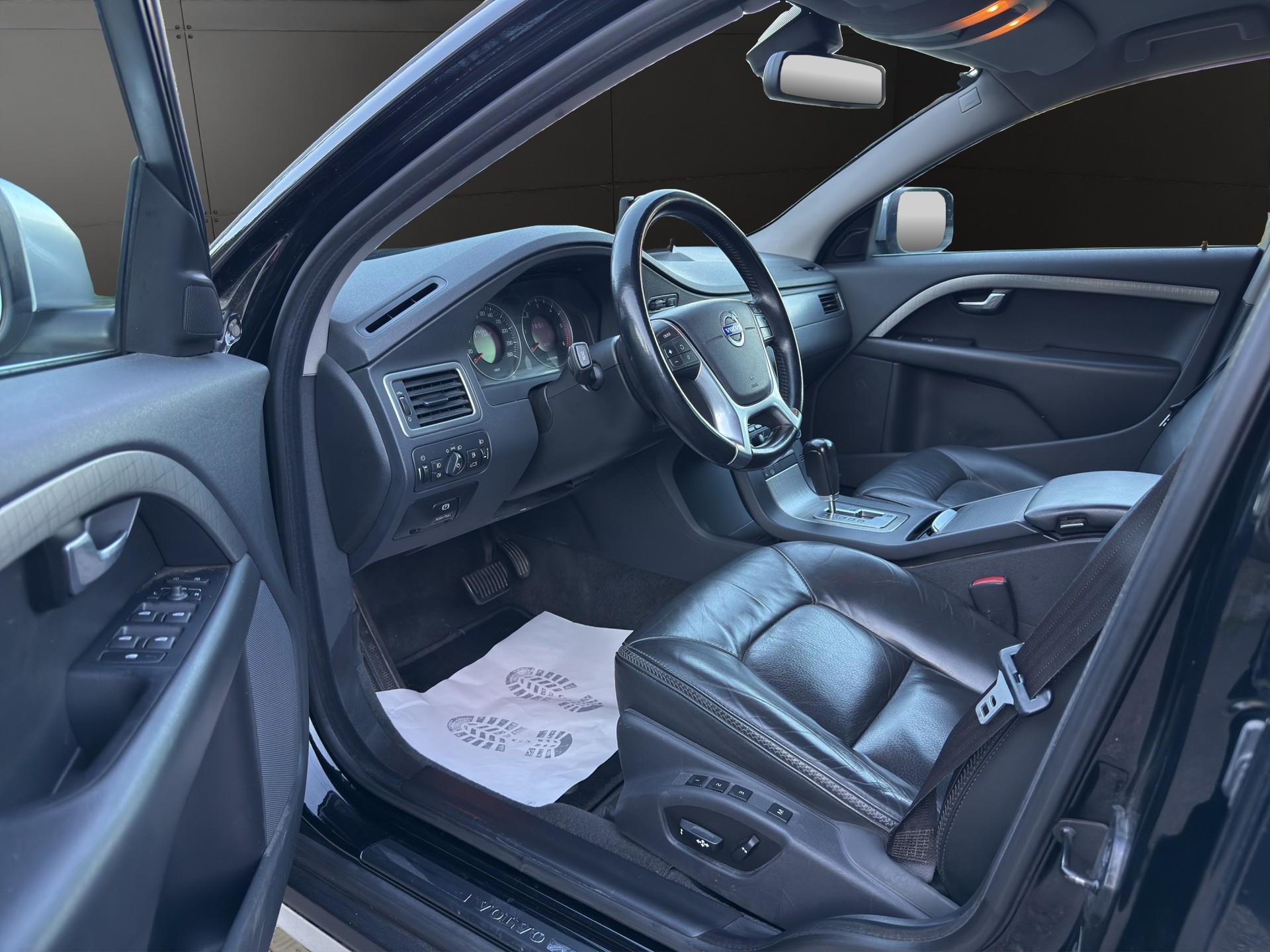 VOLVO XC70 2.4D AWD Husky Edition Geartronic-image-10