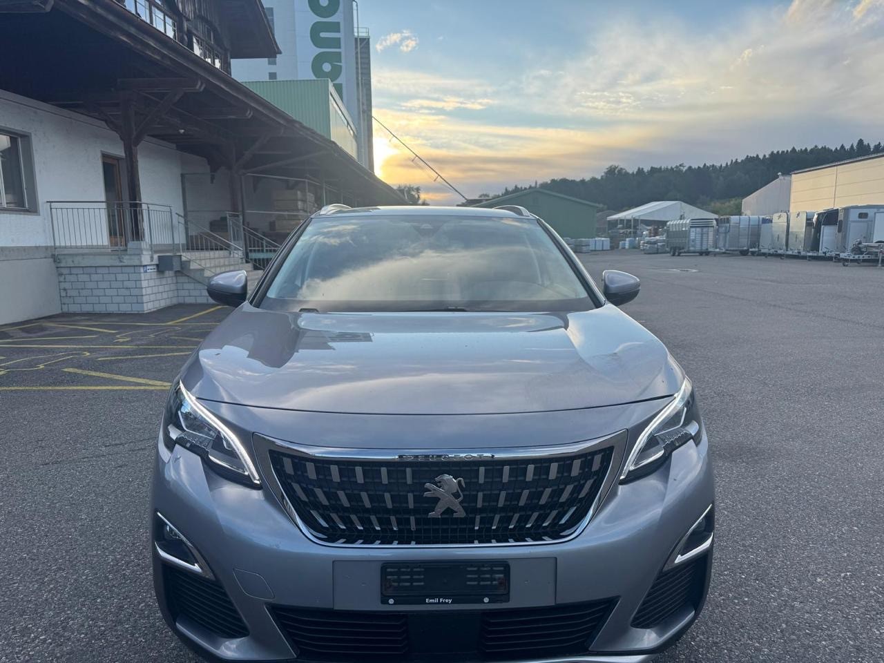 PEUGEOT 5008 1.5 BlueHDi Business Line ETA