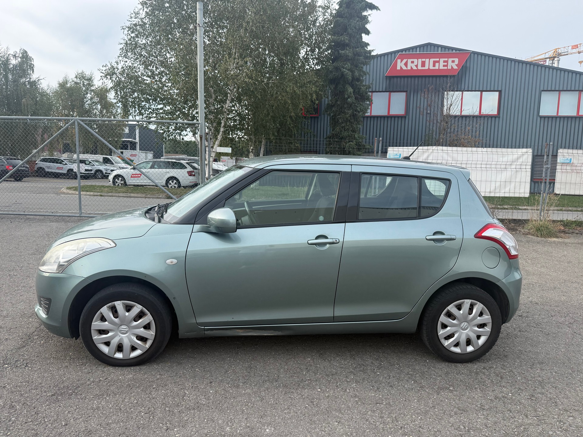 SUZUKI Swift 1.2i 16V GL 4x4-showroom-element-3