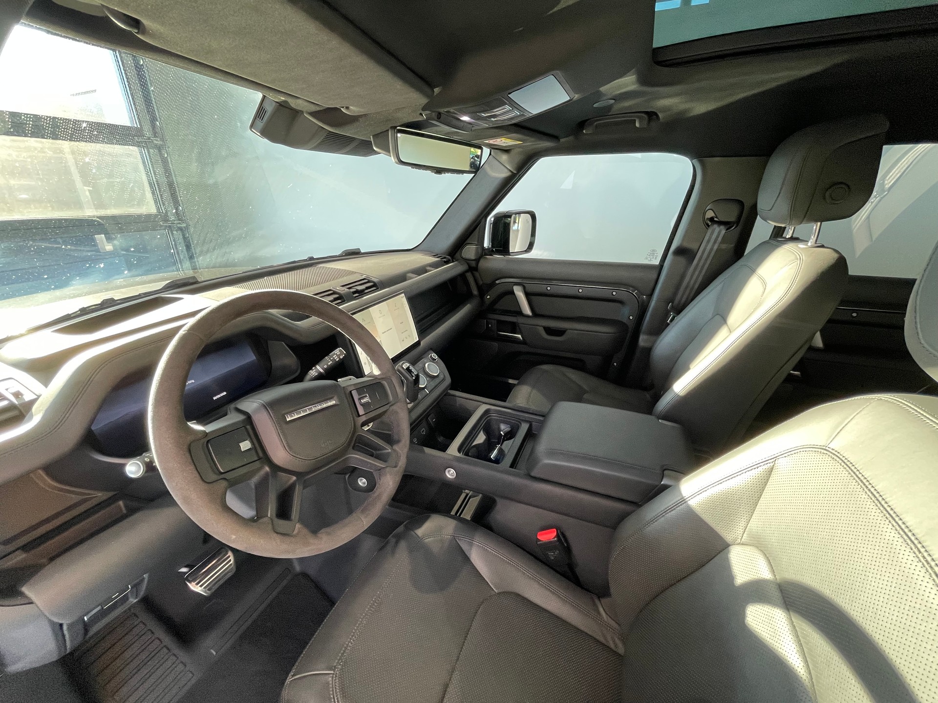 LAND ROVER Defender 110 525 V8 5.0 AT8-image-4